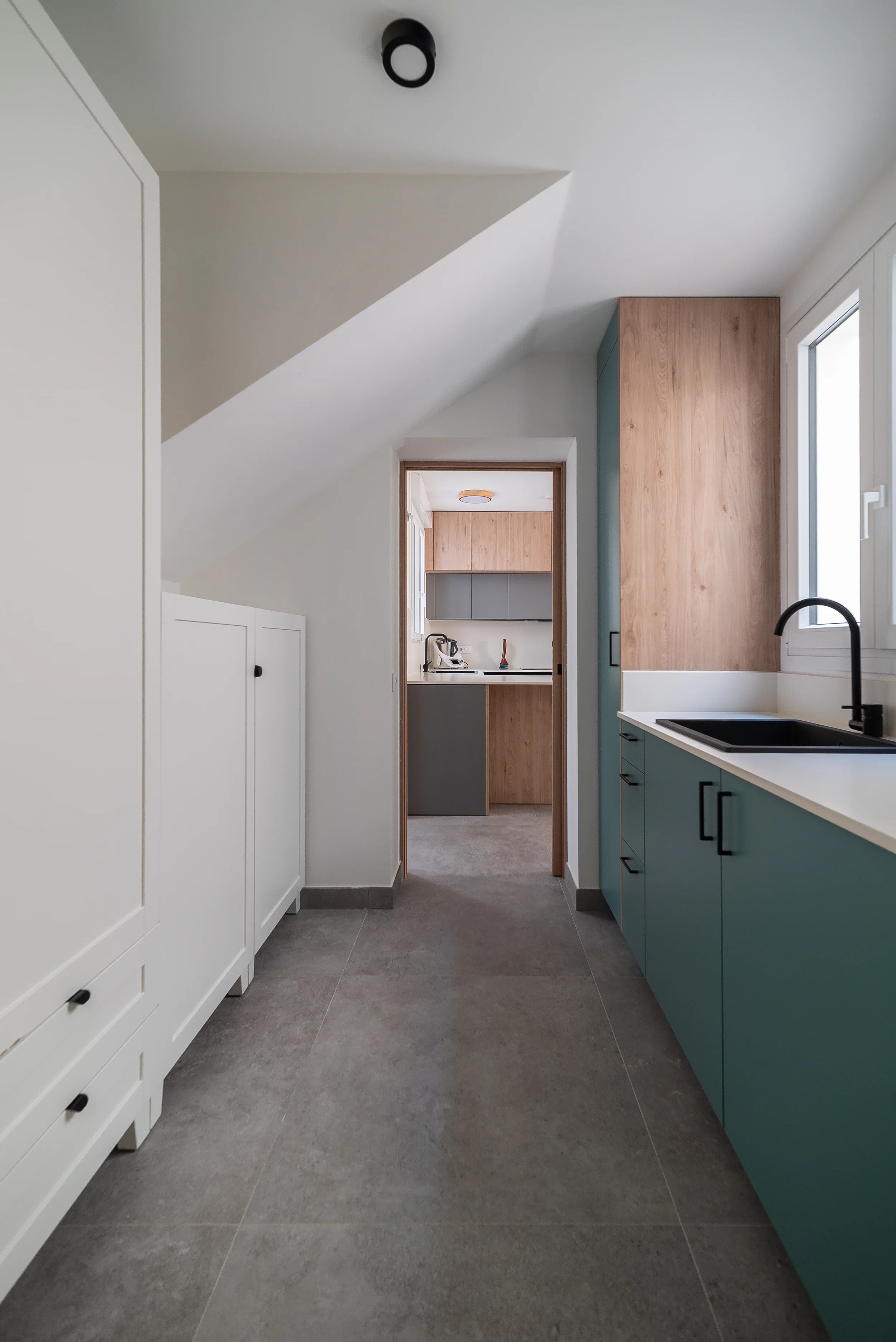 esvibar-arquitectes-casa-nupaes-lavanderia-funcional-vivienda-rehabilitacion-vilareal-castellon-02.webp