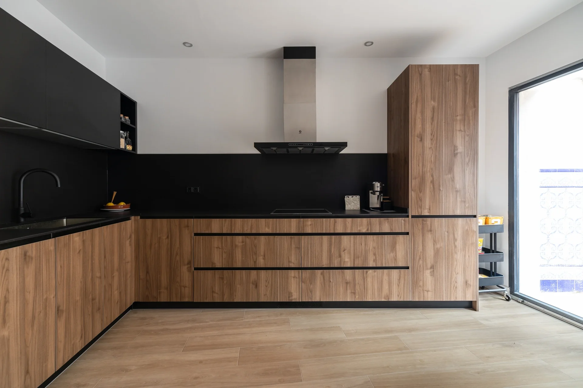 esvibar-arquitectes-casa-seco-cocina-funcional-vivienda-rehabilitacion-integral-vilareal-castellon.webp