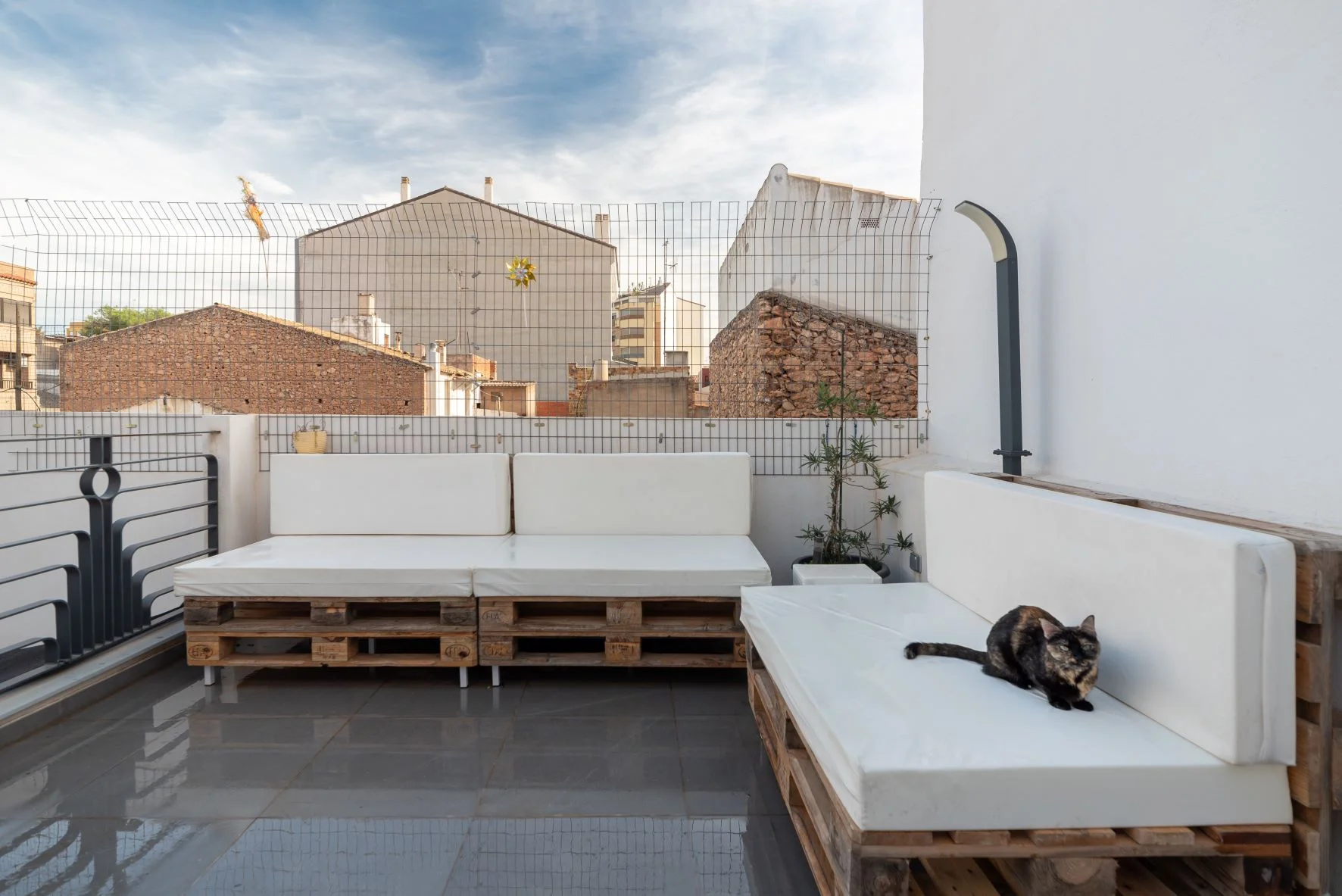esvibar-arquitectes-sm33-terraza-abierta-rehabilitacion-vivienda-vilareal-castellon-02.webp