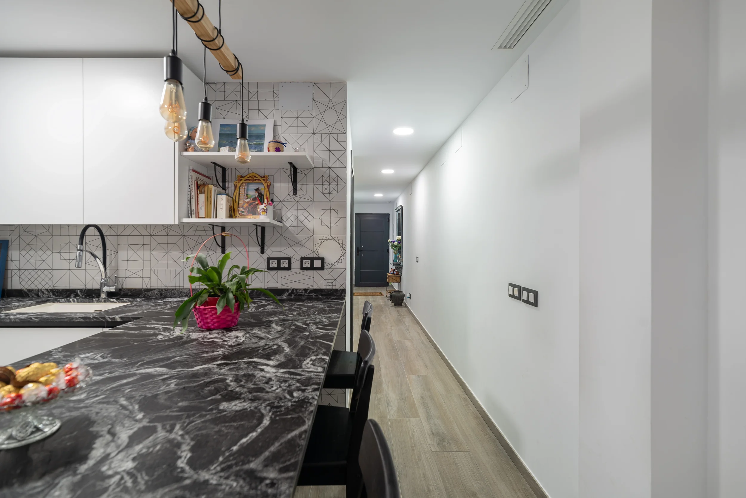 esvibar-arquitectes-sm33-cocina-atemporal-rehabilitacion-vivienda-vilareal-castellon-04.webp