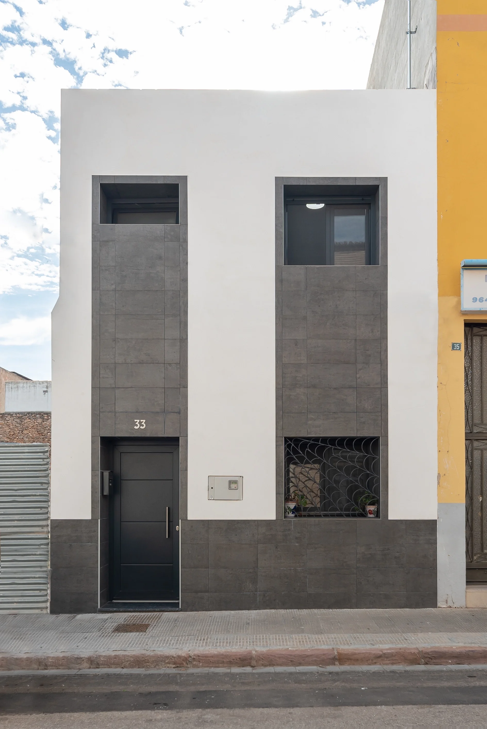 esvibar-arquitectes-sm33-fachada-exterior-moderna-rehabilitacion-vivienda-vilareal-castellon.webp