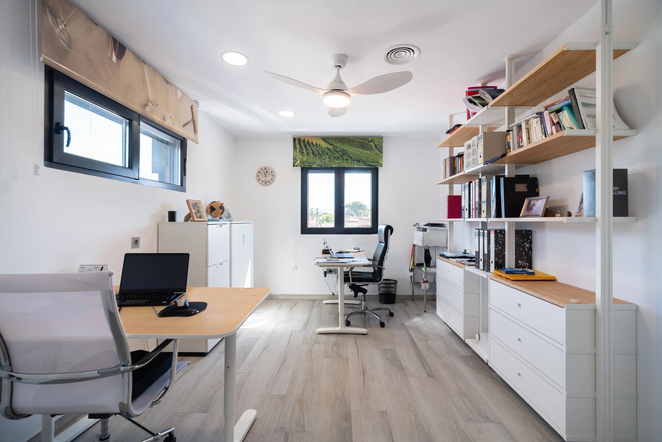 esvibar-arquitectes-villa-luca-despacho-funcional-vivienda-obra-nueva-castellon-02.webp