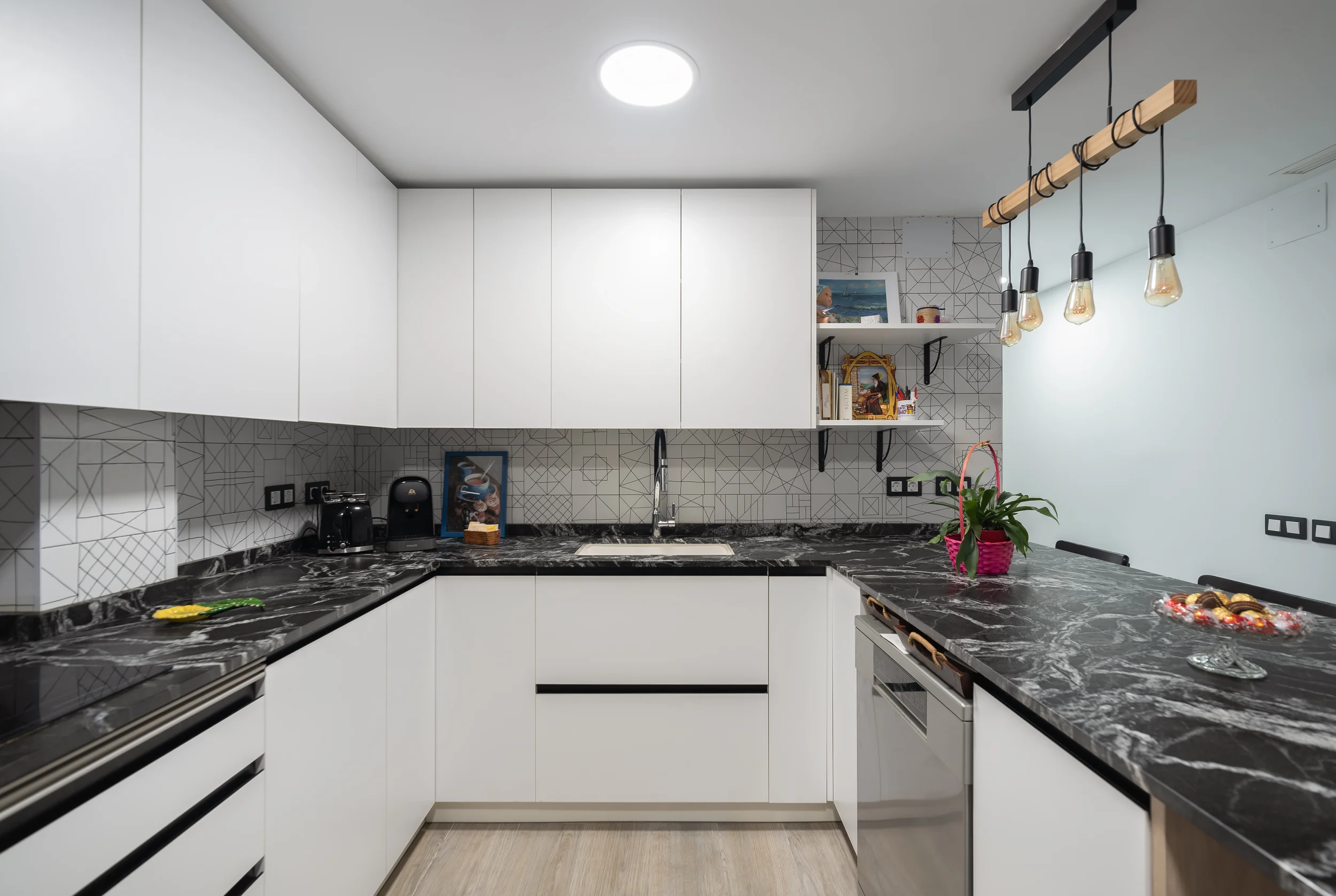 esvibar-arquitectes-sm33-cocina-atemporal-rehabilitacion-vivienda-vilareal-castellon-02.webp