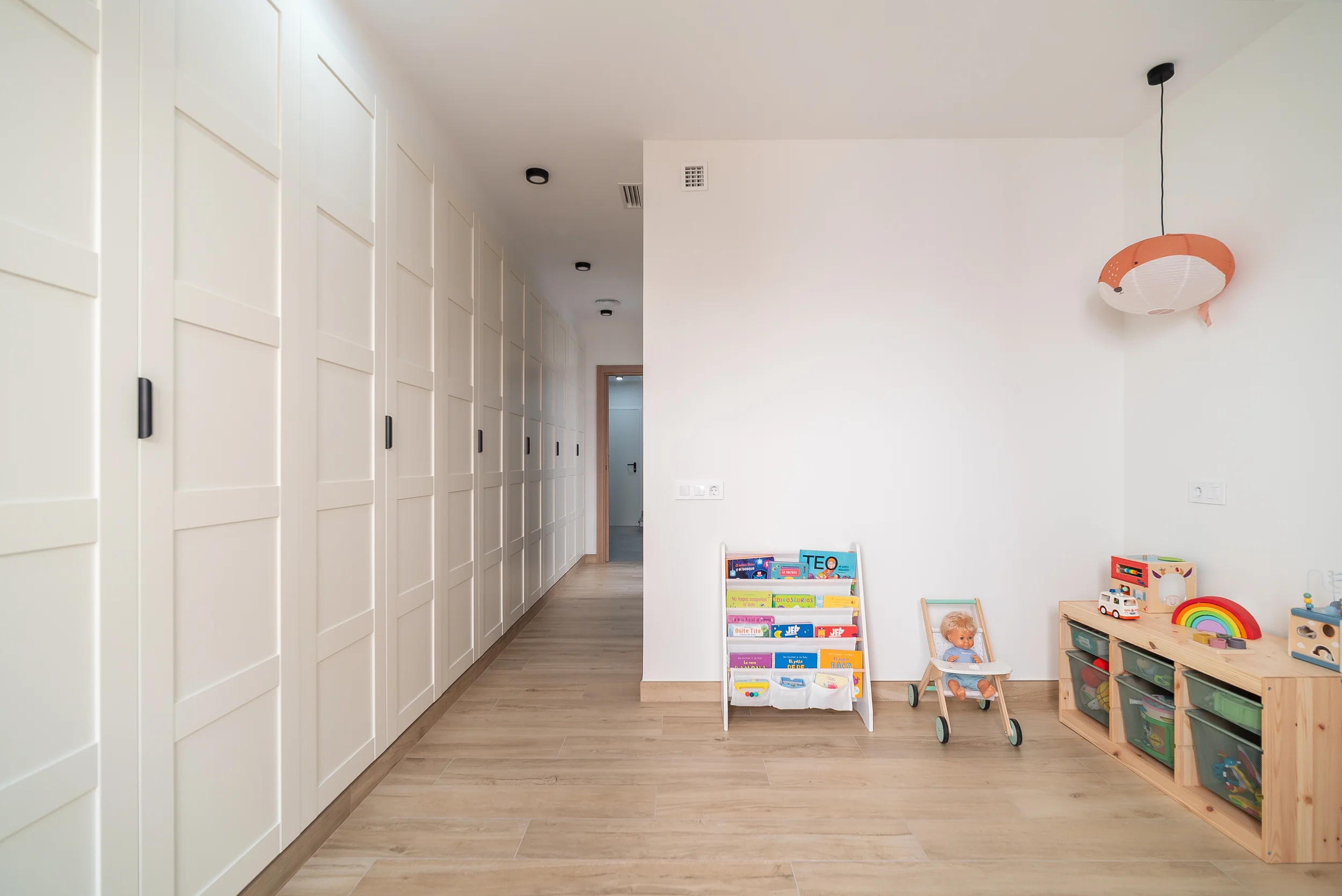 esvibar-arquitectes-casa-nupaes-habitacion-juegos-espaciosa-vivienda-rehabilitacion-vilareal-castellon-01.webp