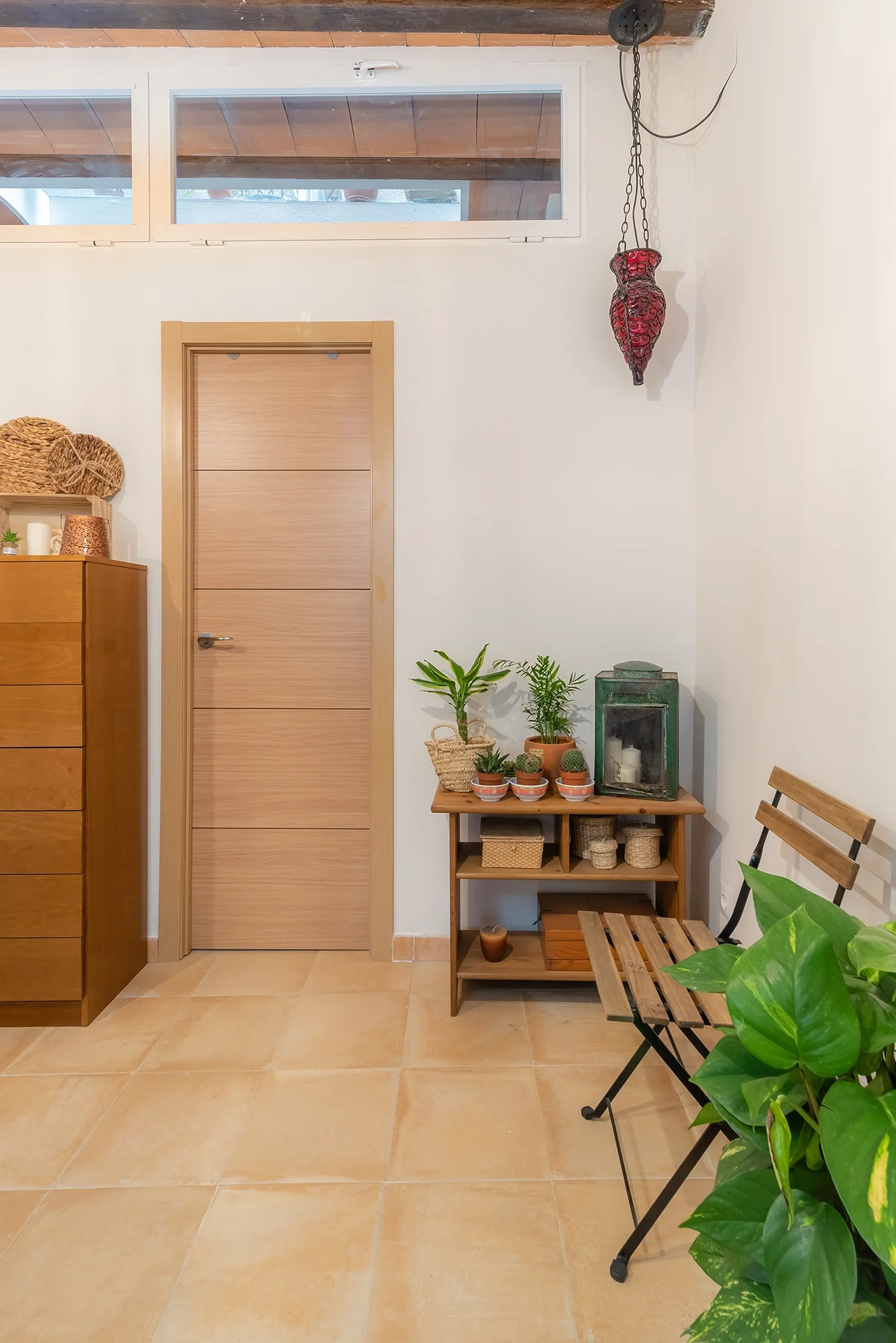 esvibar-arquitectes-lepanto-habitacion-amplia-mediterranea-reforma-vivienda-castellon-02.webp