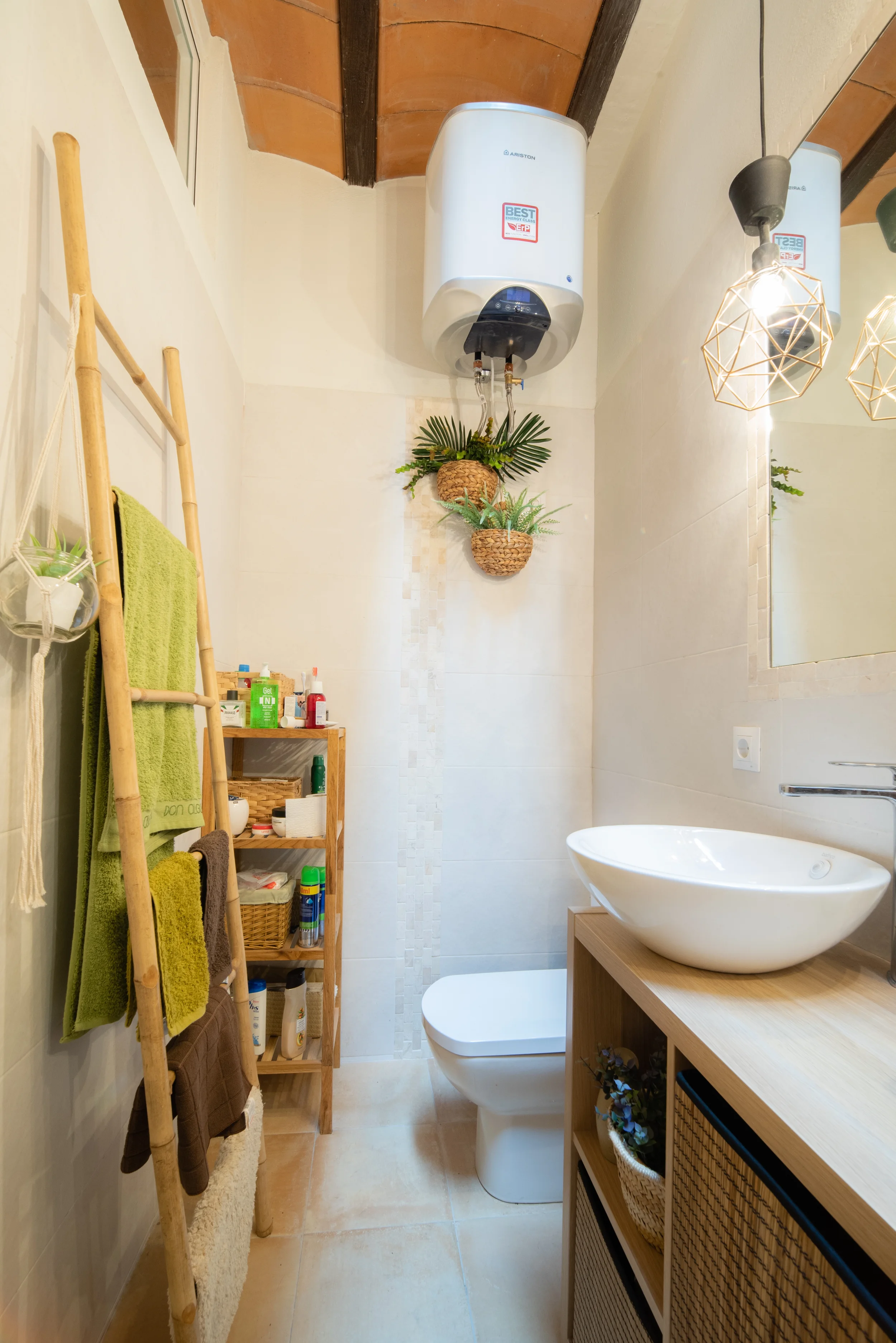 esvibar-arquitectes-lepanto-baño-luminoso-reforma-vivienda-castellon-01.webp