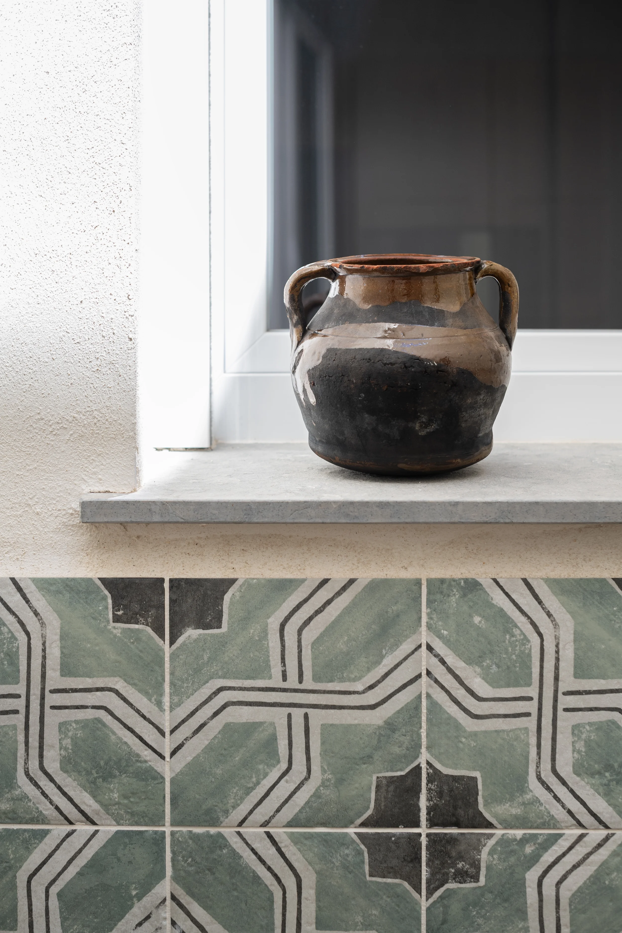 esvibar-arquitectes-casa-nupaes-patio-azulejos-mediterraneos-vivienda-rehabilitacion-vilareal-castellon.webp