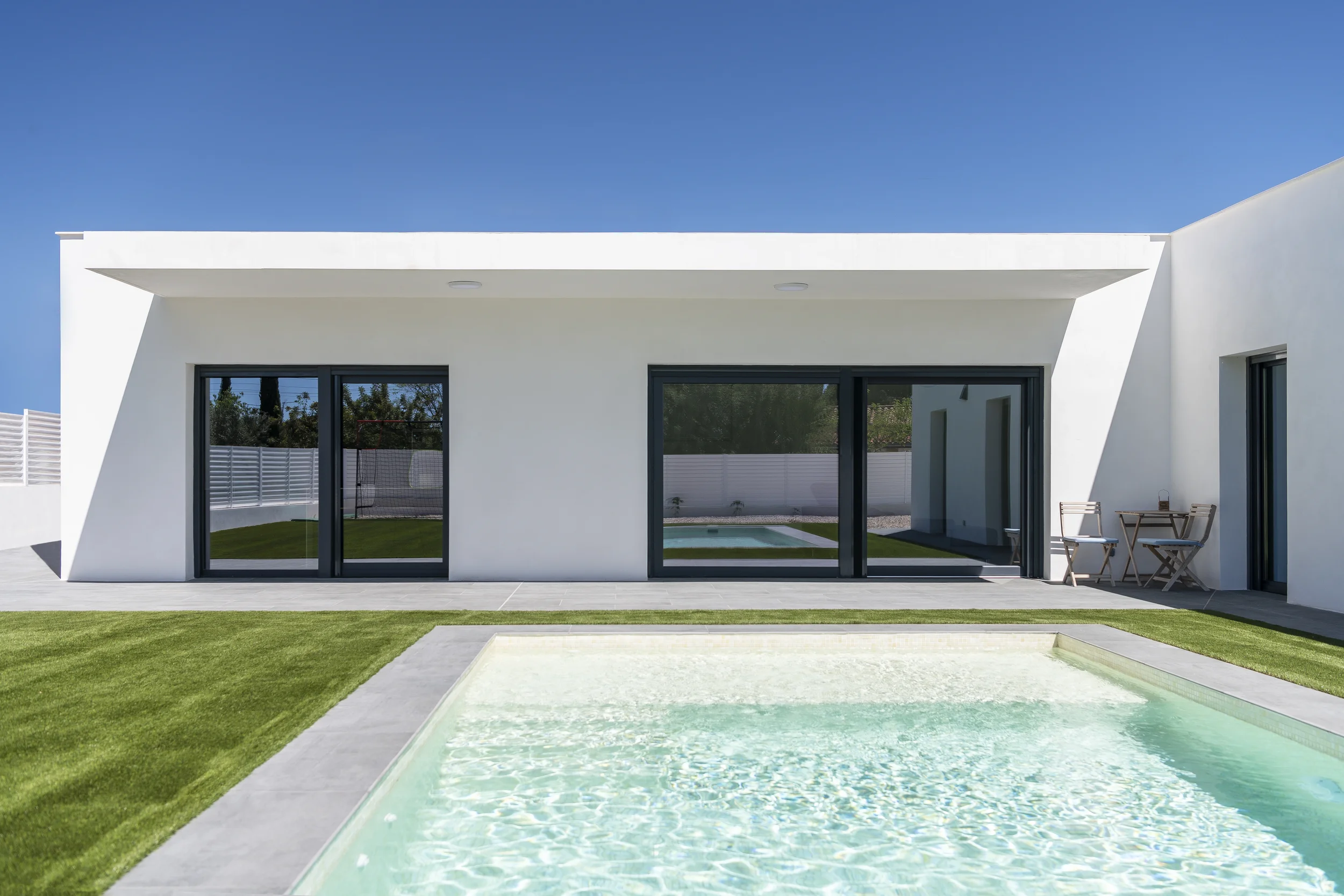 esvibar-arquitectes-casa-ian-piscina-premium-vivienda-obra-nueva-castellon-01.webp