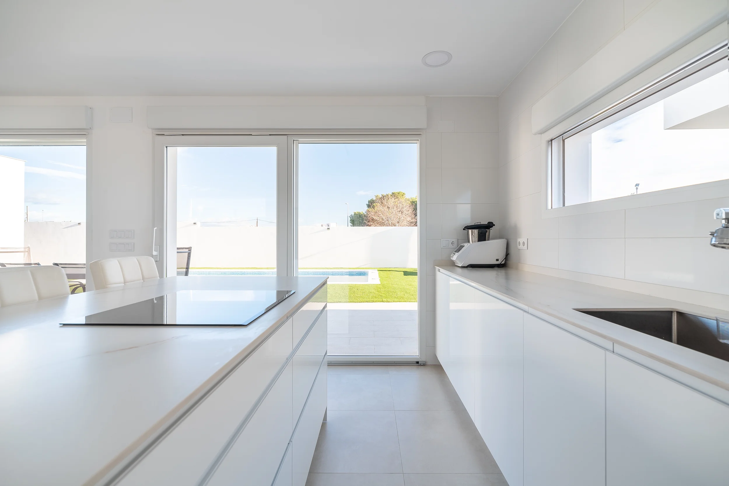 esvibar-arquitectes-casa-rio-cocina-amplia-vivienda-obra-nueva-vilareal-01