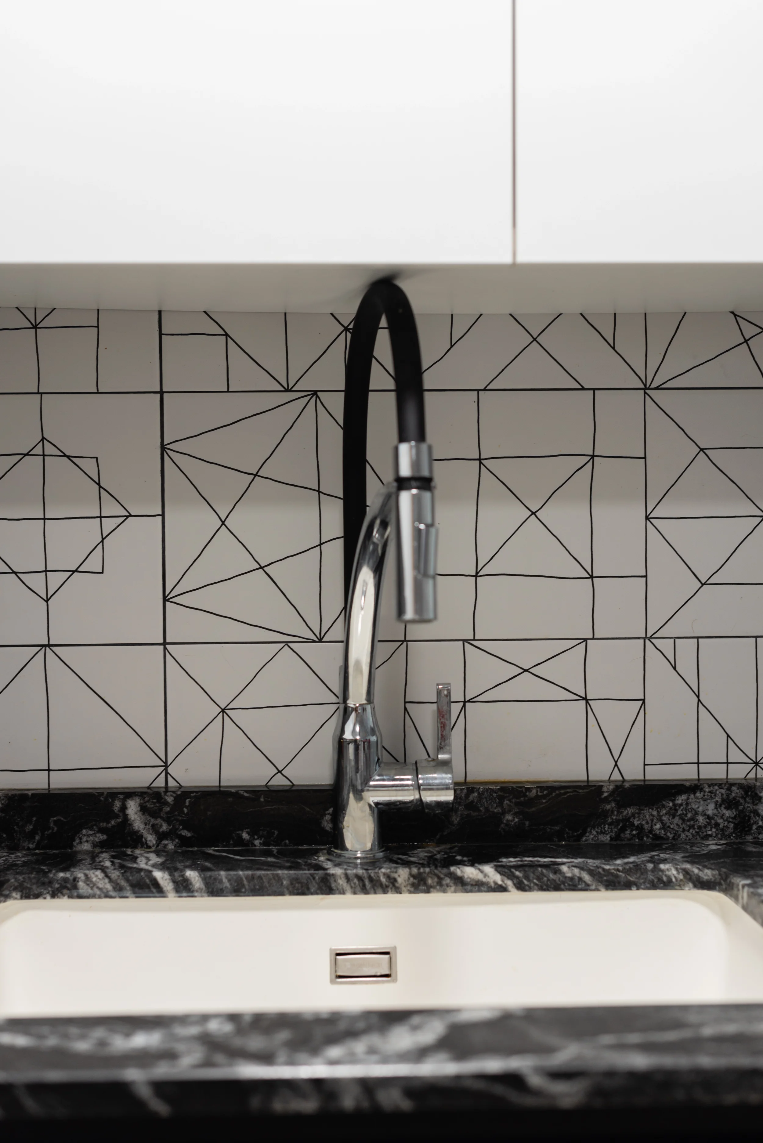 esvibar-arquitectes-sm33-cocina-grifo-funcional-rehabilitacion-vivienda-vilareal-castellon.webp