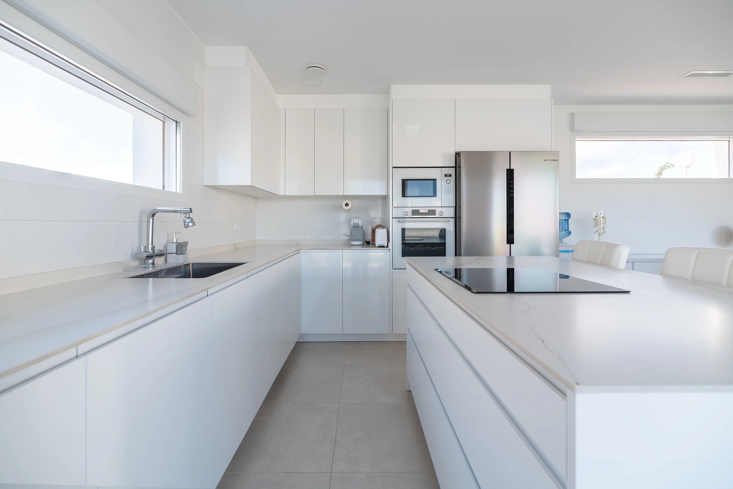 esvibar-arquitectes-casa-rio-cocina-funcional-vivienda-obra-nueva-vilareal.webp