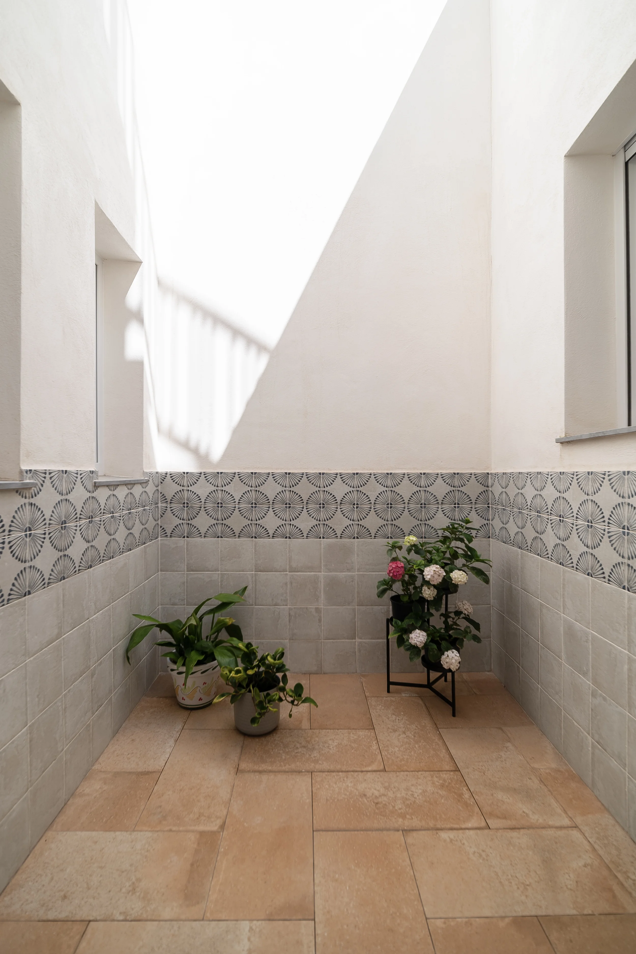 esvibar-arquitectes-casa-nupaes-patio-interior-natural-vivienda-rehabilitacion-vilareal-castellon.webp