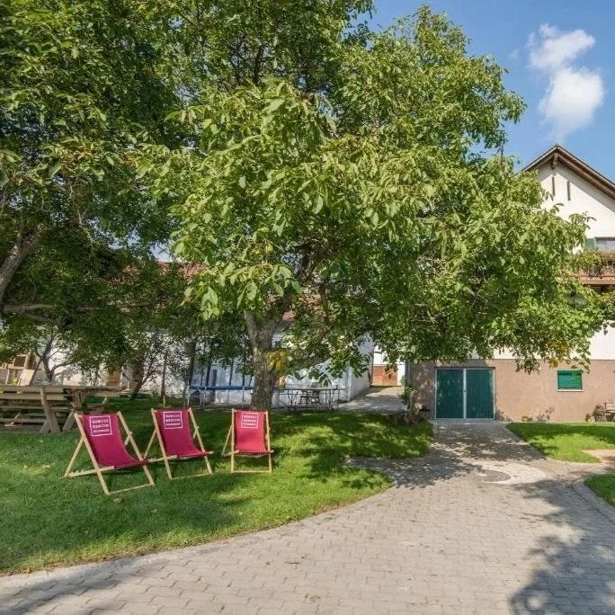 Natuparkbauernhof+Vorhof.jpg
