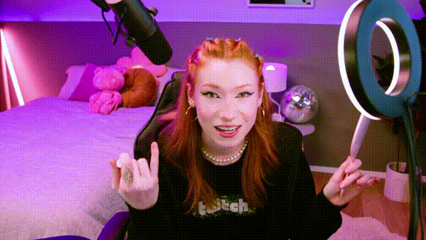 Streaming_Female_Webcam POV_Just Chatting_Greenscreen1_KR_JP_2.gif
