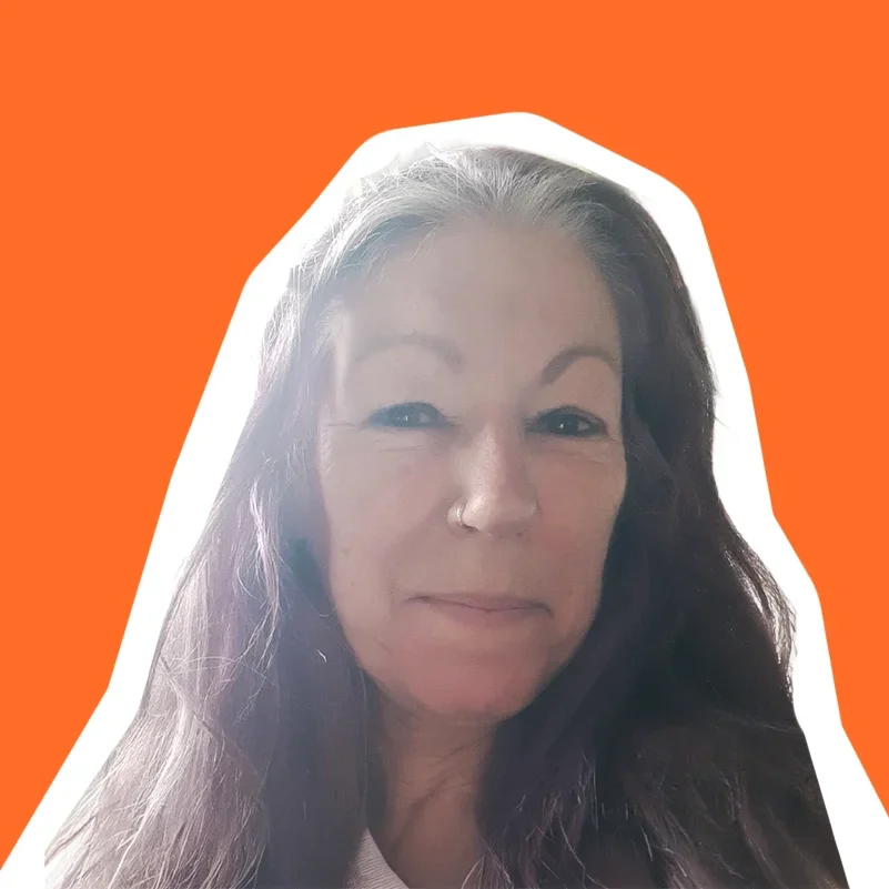 Portrait photo of Suzanne Sunderland