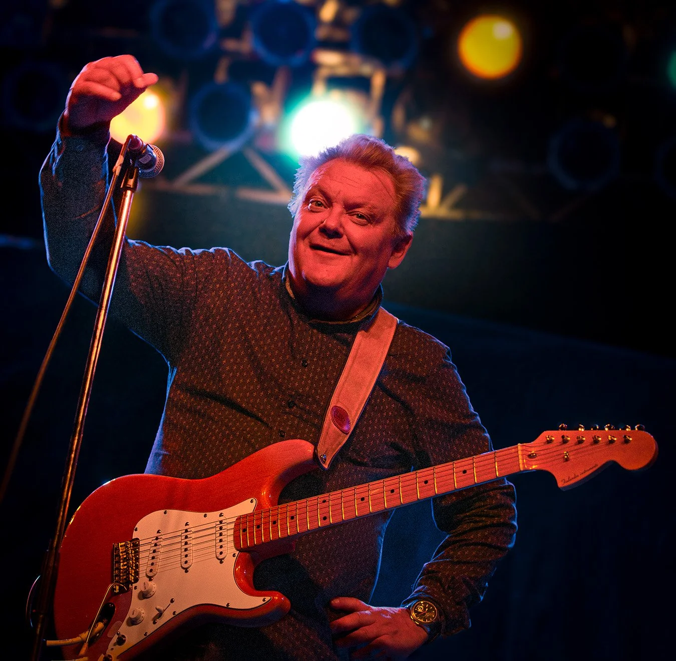 Finnish guitarist Esa Pulliainen performing live in Tampere in 2016, with his custom-built Finlandia Instruments guitar.