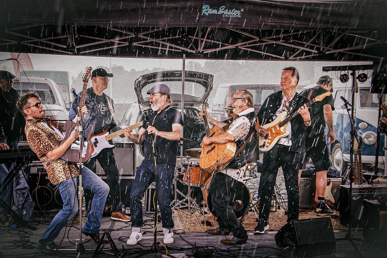 Rock*n*Roll in the Rain - Cruisin' Jam Band, Market Square, Helsinki, 2024