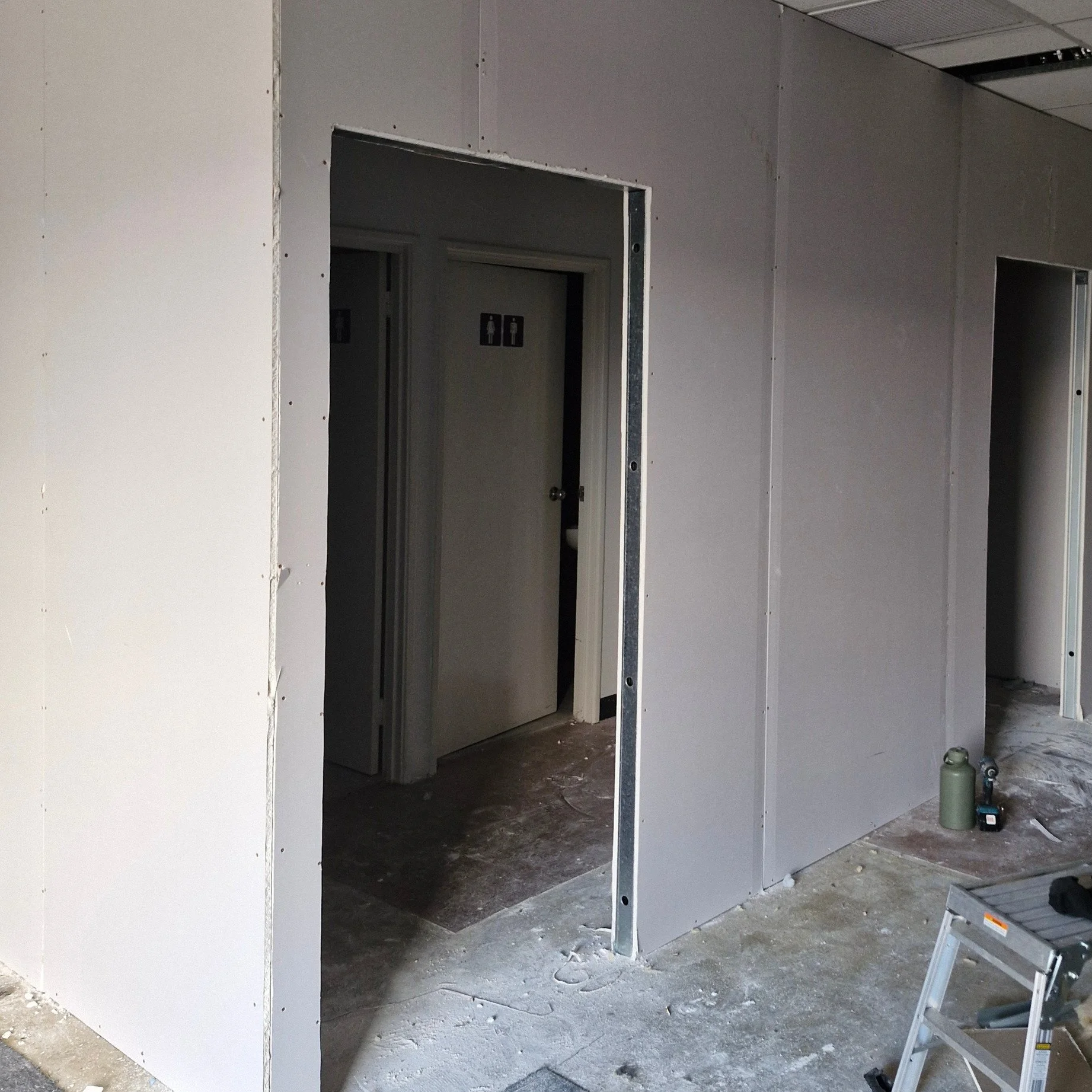 Plasterboard lining 