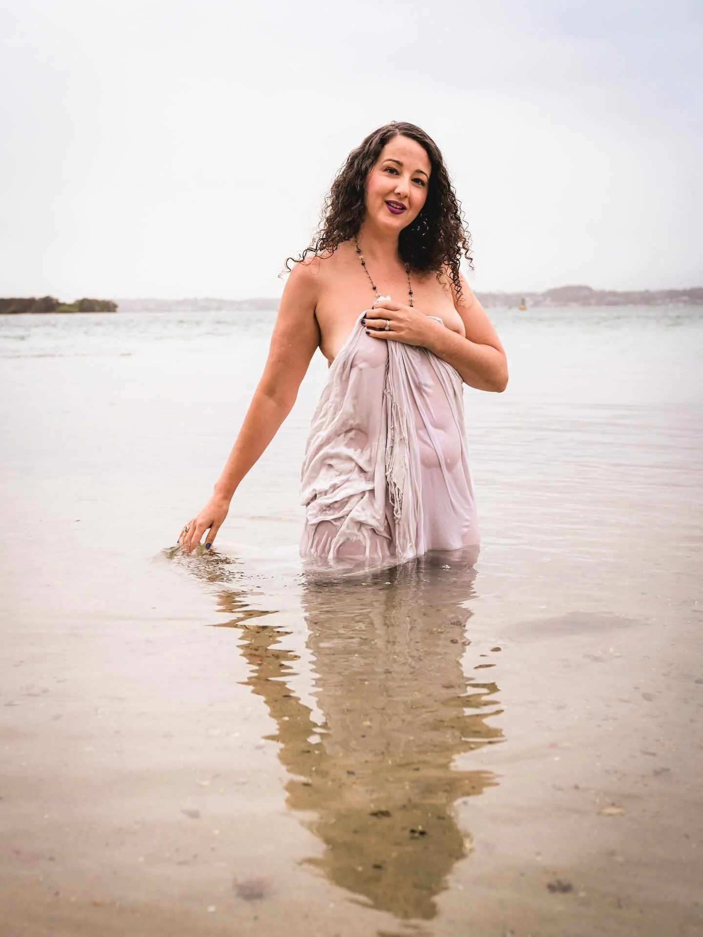 This woman knows how to celebrate her femininity and power. Absolutely stunning! 
.
.
.
#newcastlephotographer #femininepower #maitlandfemalephotographer #newcastlefemalephotographer #maitlandphotographer #maitlandgroupphotographer #summersolstice202