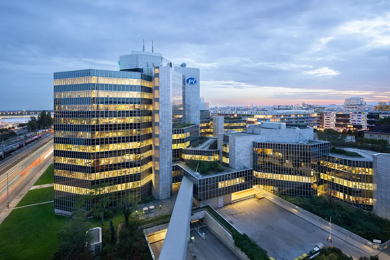 martinjager-architekturfotografie-buero-wien-aussenansicht-pv.webp