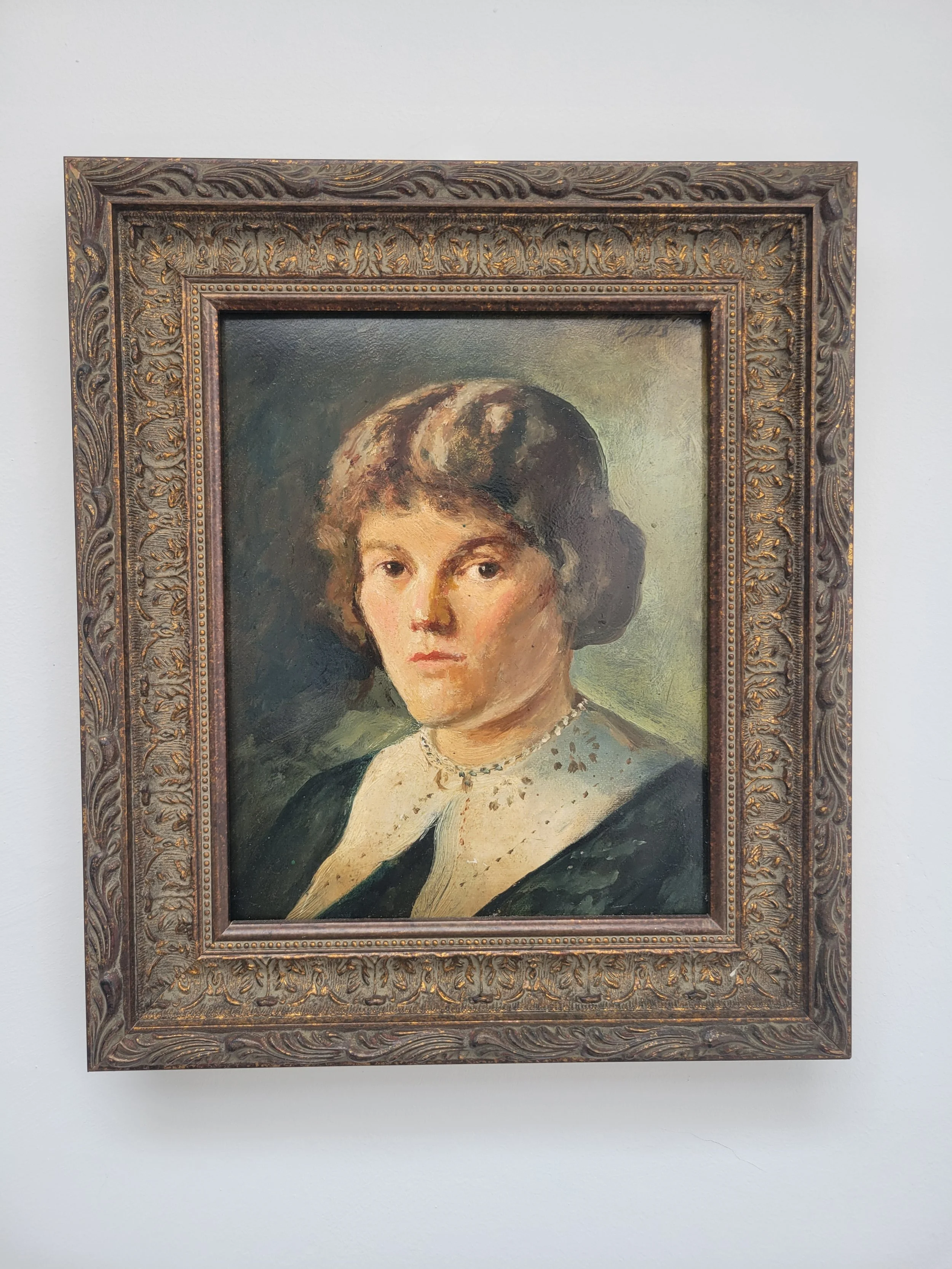Portrait of a Young Lady.   (Alphonse Servais 30 x 40cm)
