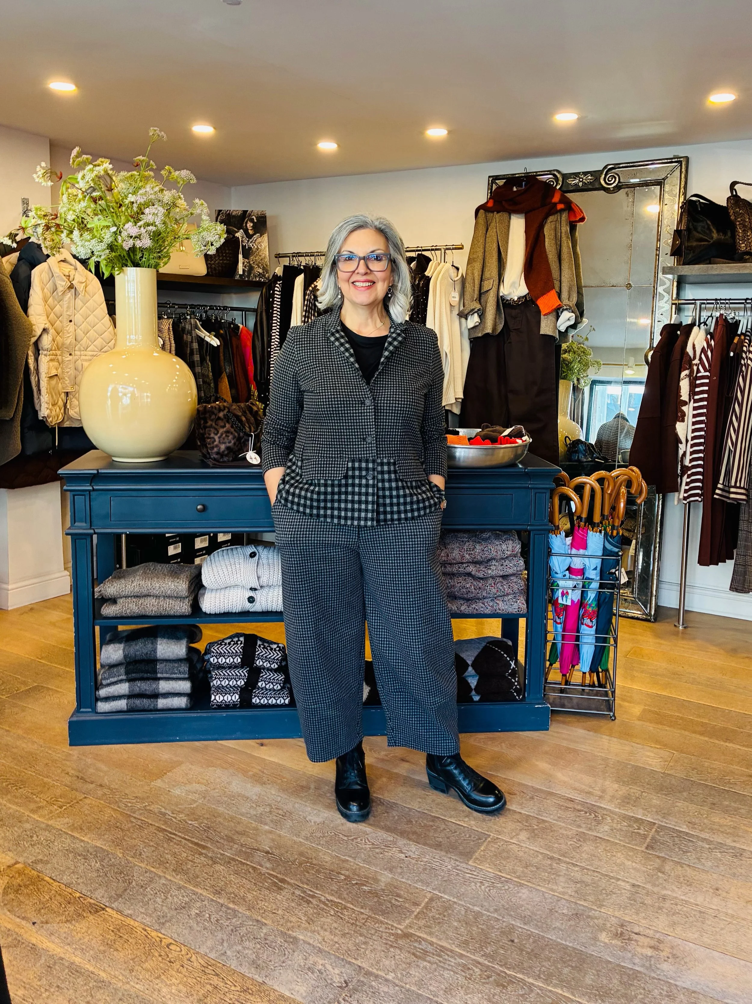 You are invited! 🥂

Join our Vinegar Hill Wardrobe team for an evening of festivities🎄

Sip a glass of fizz as you shop, enjoy 10% off all evening, and enter our raffle to win pieces from the collection.

 Thursday 22nd October
 5pm - 9pm

 📍Vineg
