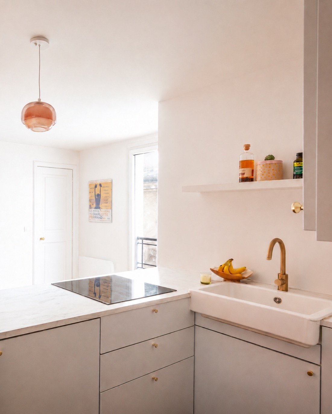 La cuisine
.
Projet Pigalle | R&eacute;novation compl&egrave;te d&rsquo;un appartement de 35m2 | Paris.

#rehabilitation #architecture #designinterieur #architectureinterieur #d&eacute;corationint&eacute;rieure