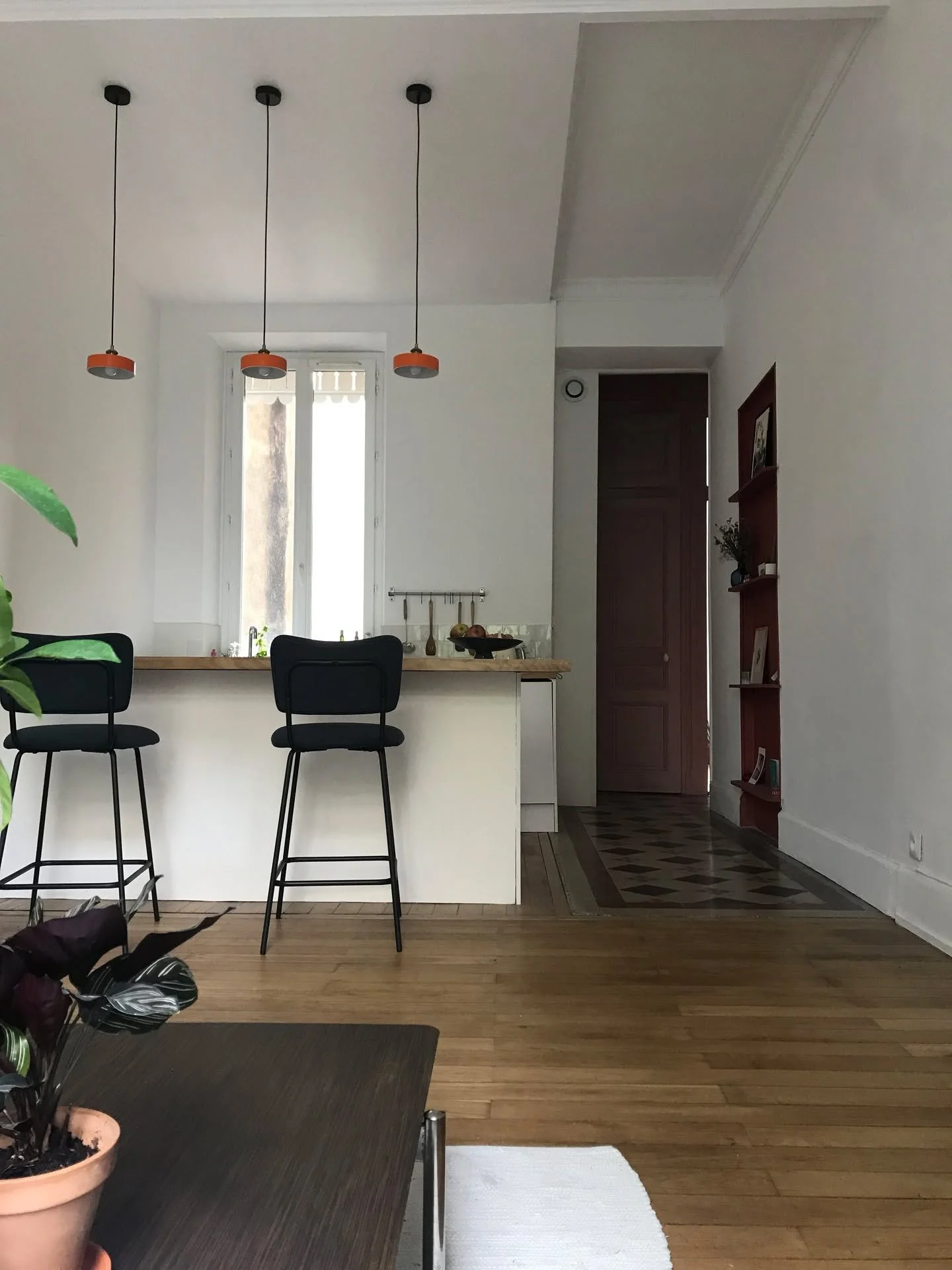 | Le salon
.
Projet Jaures | R&eacute;novation compl&egrave;te d&rsquo;un appartement de 40m2 | Grenoble.

#r&eacute;novation #architecture #designinterieur #architectureinterieur #d&eacute;corationint&eacute;rieure