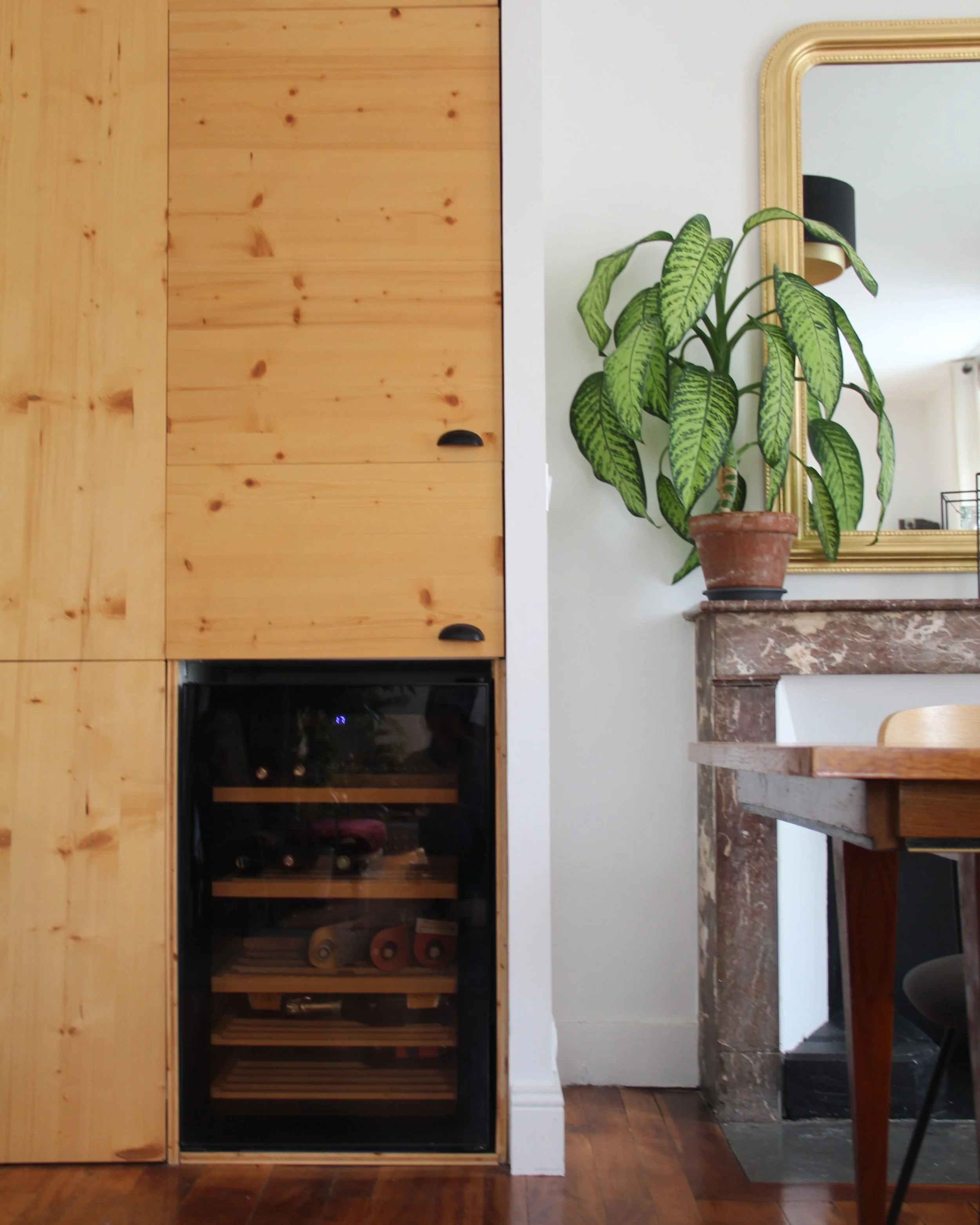 | La cave &agrave; vin
.
Projet Pr&eacute;vost | R&eacute;novation compl&egrave;te d&rsquo;un appartement de 70m2 | Grenoble.

#r&eacute;novation #architecture #designinterieur #architectureinterieur #d&eacute;corationint&eacute;rieure #mobilier