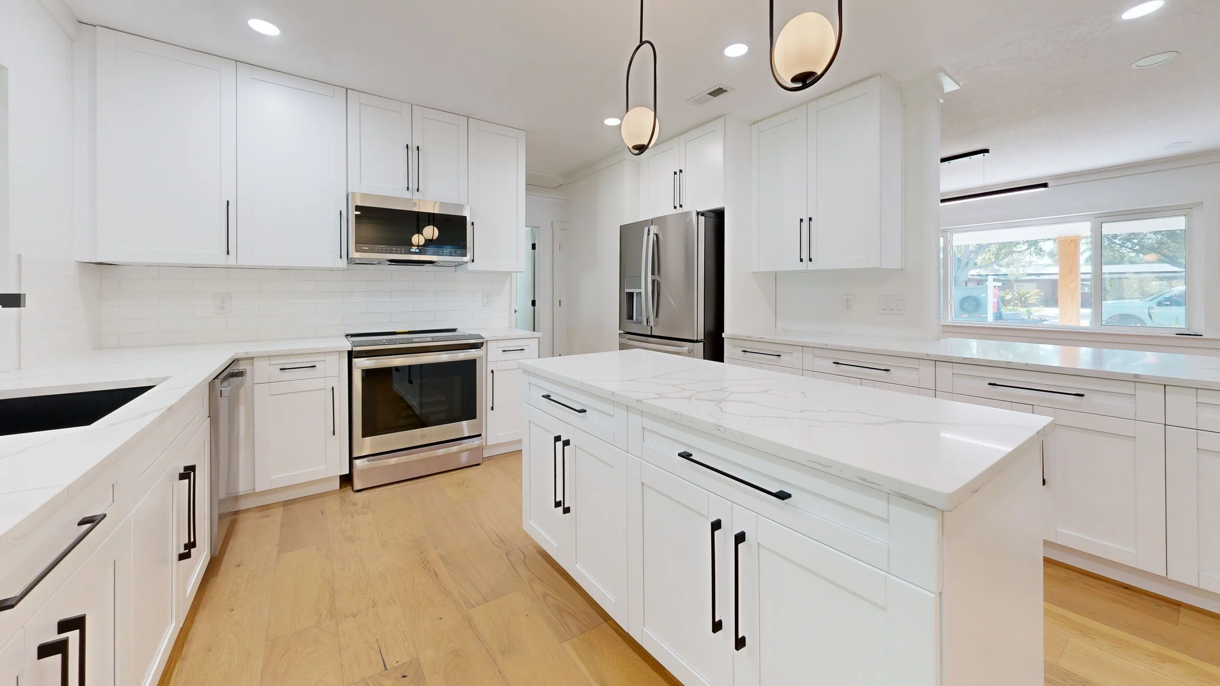 Kitchen (8).jpg