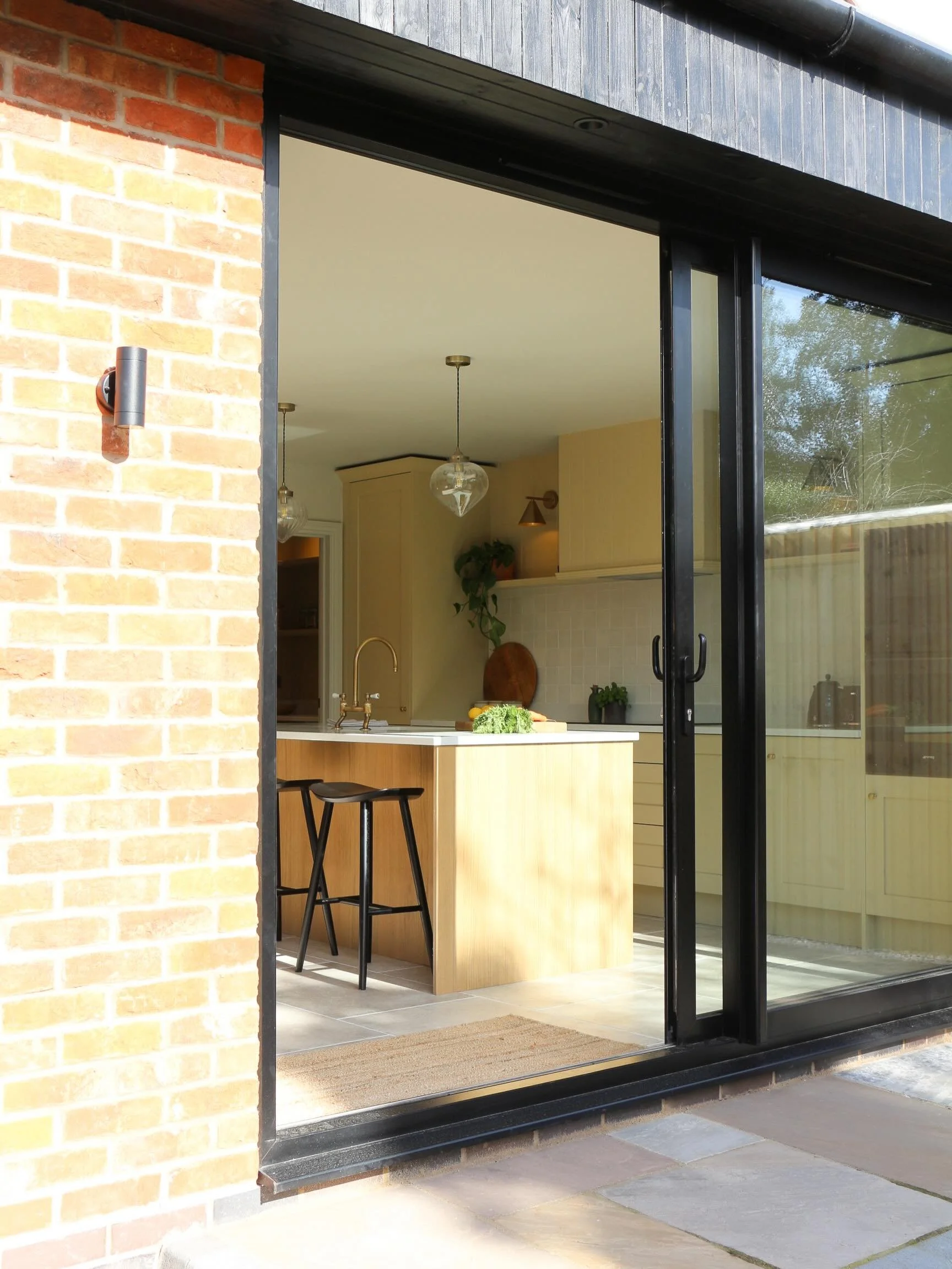 One team; from concept to completion. ✏️➡️🏠

Combining a talented team of creative designers and experienced trades, we are proud to offer a unique approach to your build or renovation project. 
We remove the stress of coordinating multiple trades, 
