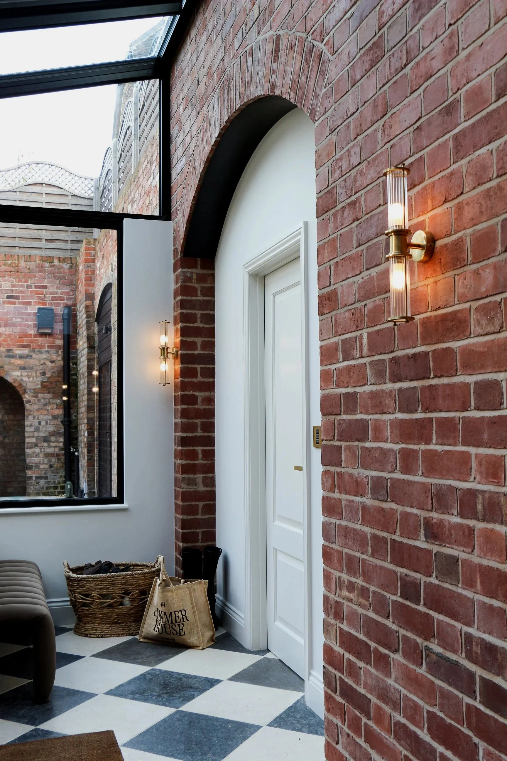 VAULT HOUSE