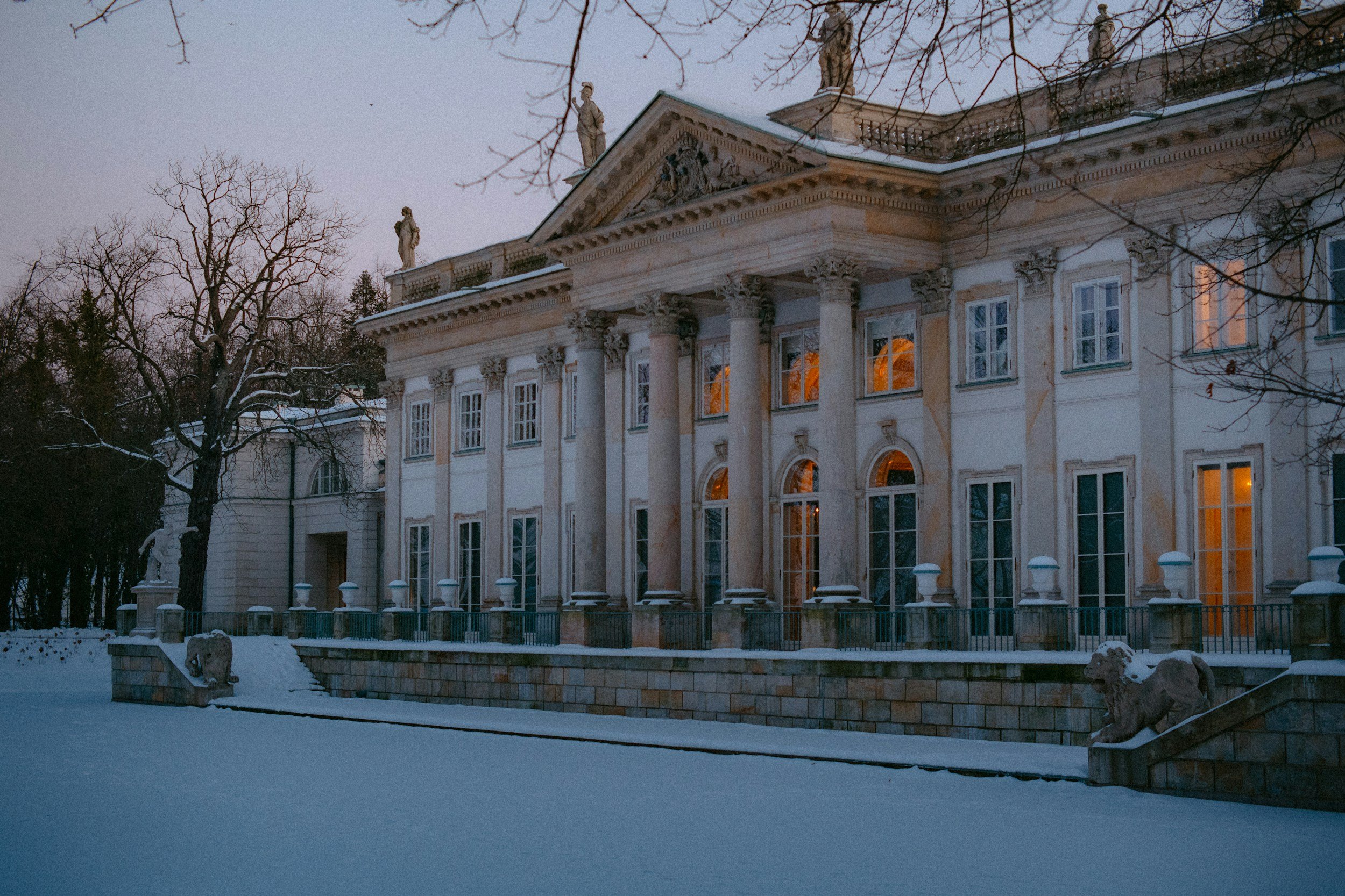 Winter Yuletide Weddings: Celebrant sparkle and magic!