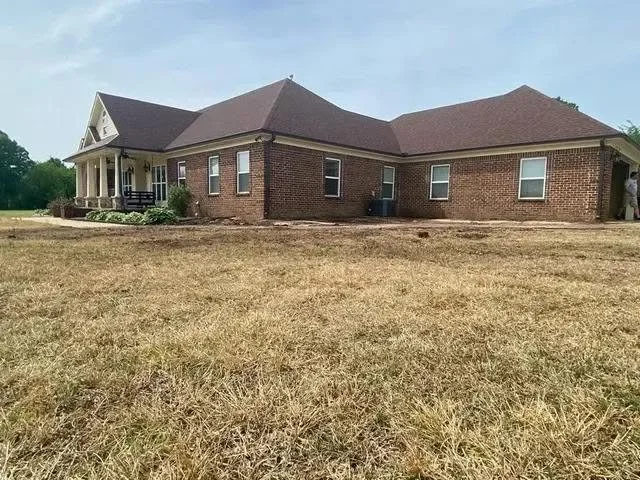 Quality seamless gutters custom measured and installed in Hernando, MS.