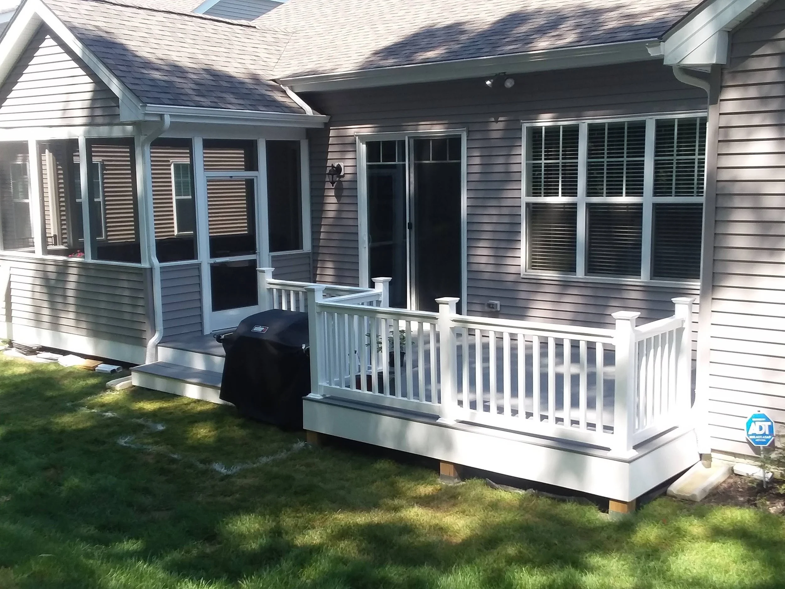 vinyl railing and fencing Delaware