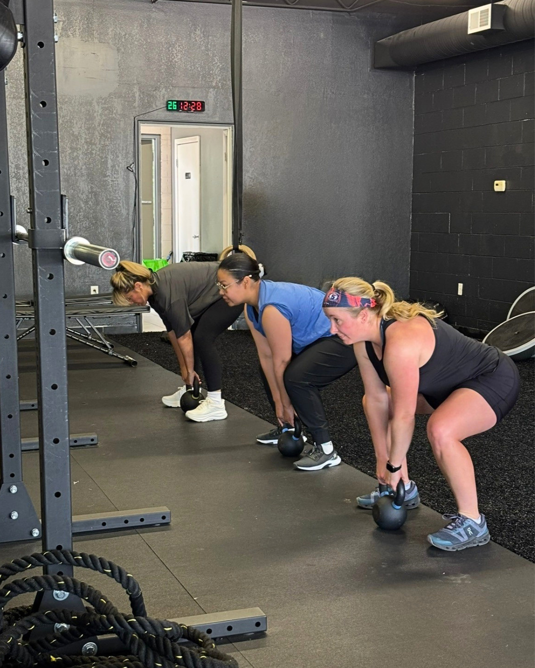 gyms near me group fitness training for women
