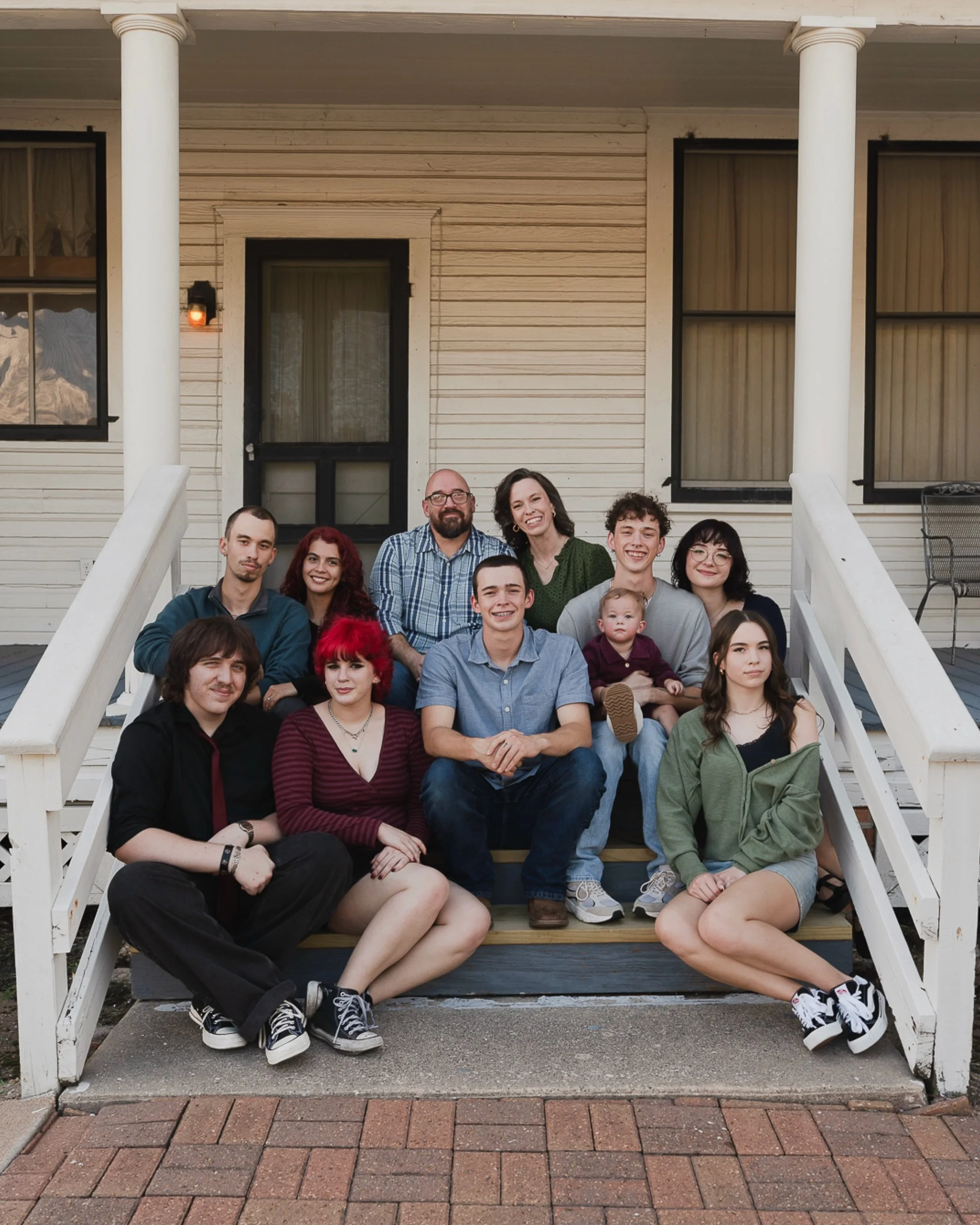 It&rsquo;s family photo season, y&rsquo;all! Have you booked your fall photos yet?

This extended family session marks the beginning of busy season for me with sessions happening *almost* every week.

If you&rsquo;ve been thinking about booking fall 