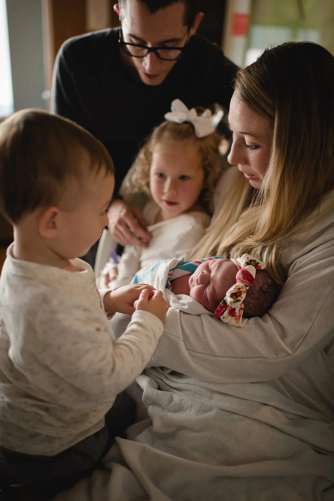 RosieBirth4.18.18Siblings-11 copy.jpg