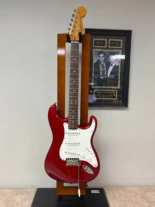 Squier Classic Vibe '60s Stratocaster with Laurel Fretboard 2019 - Present - Candy Apple Red