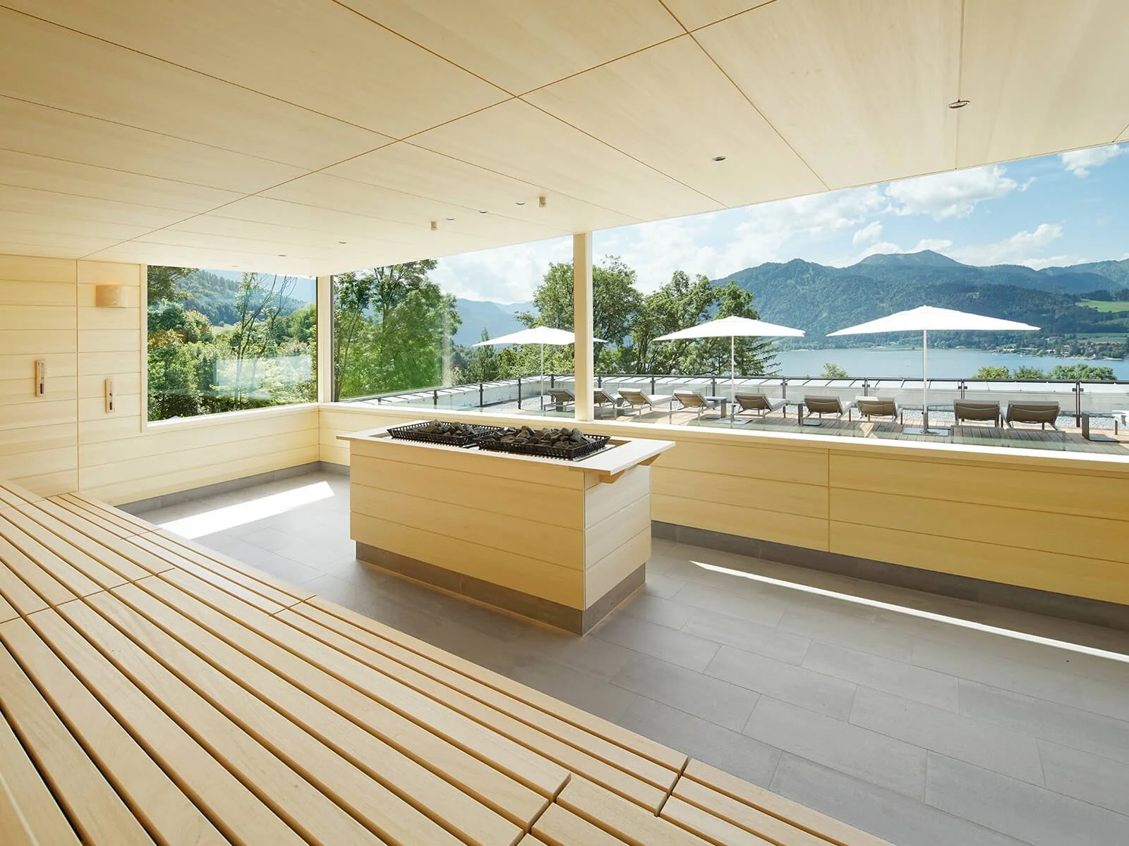 saunalandschaft-panoramasauna-tegernsee.jpg