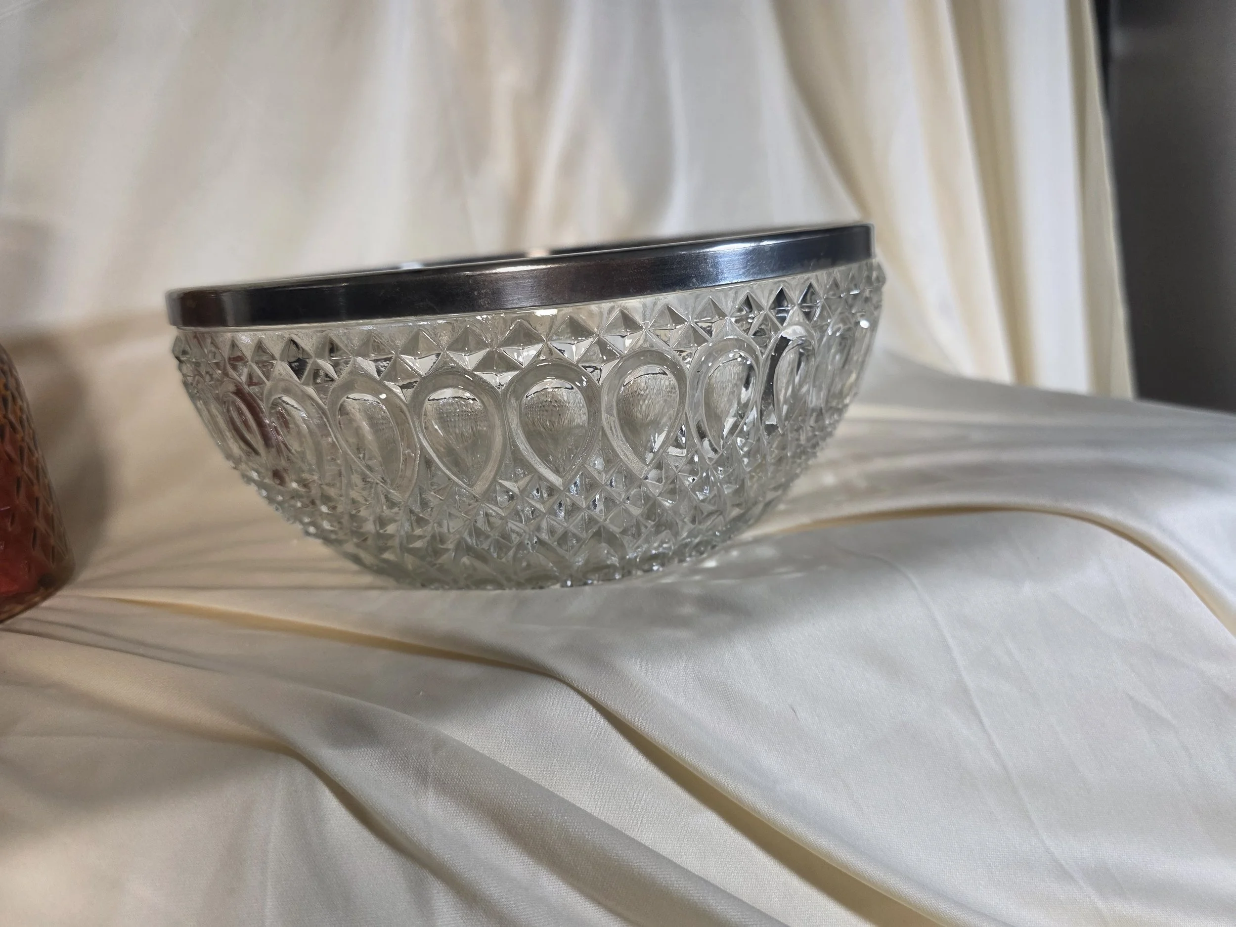glass bowl round.jpg