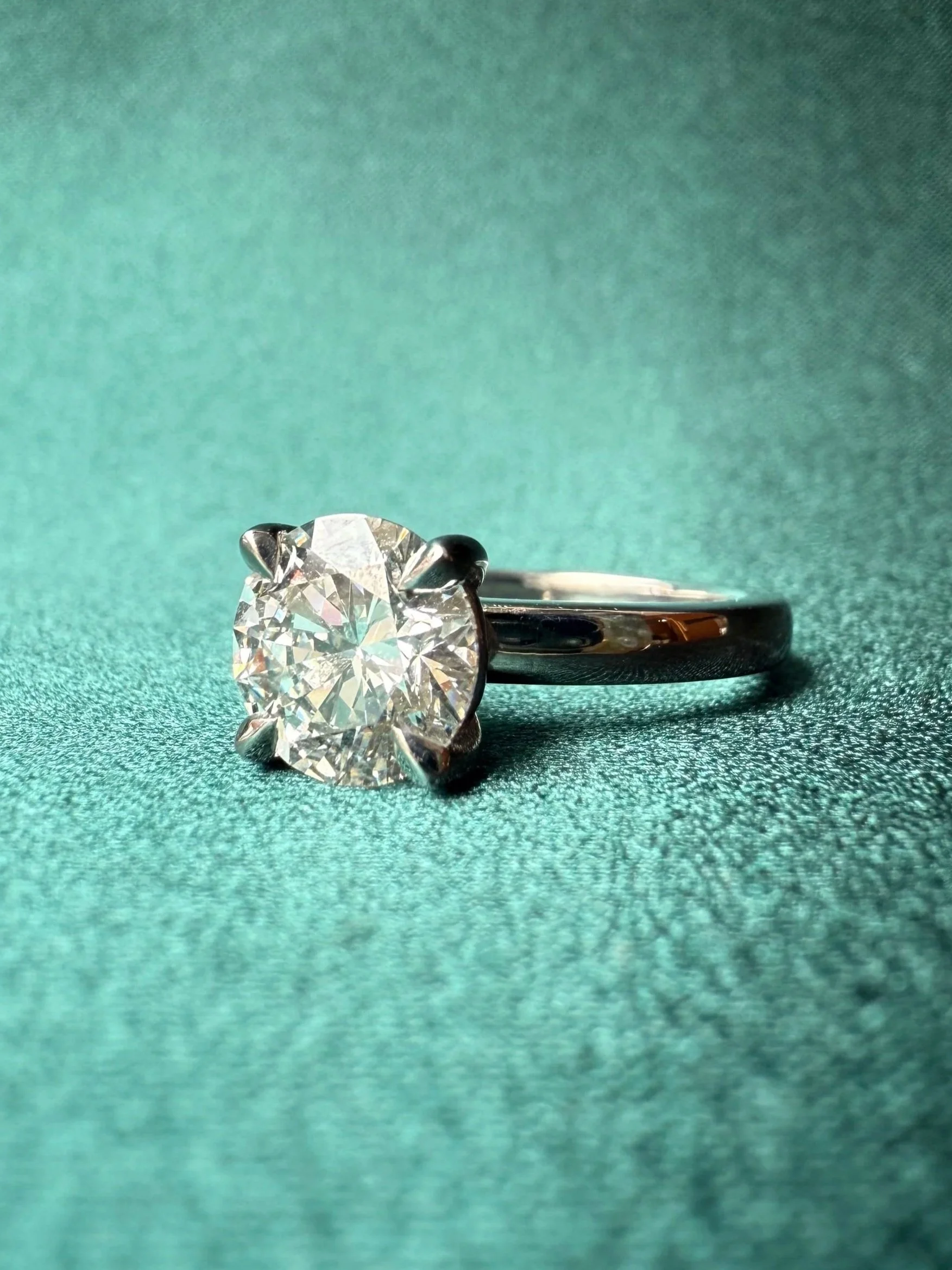 Round Solitaire Engagement Ring - Platinum
