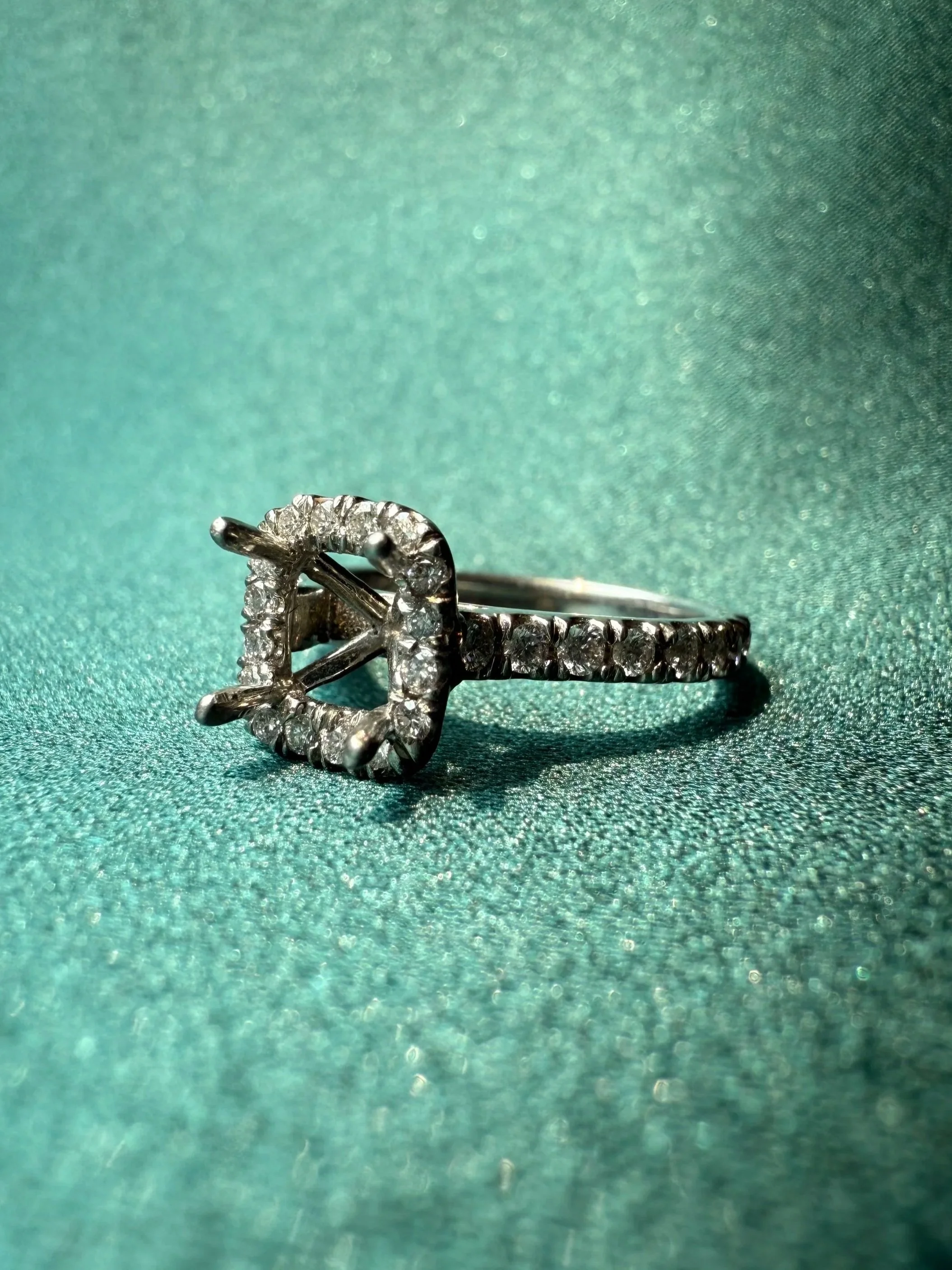 Cathedral w/ Halo Semi-Mount Engagement Ring - Platinum