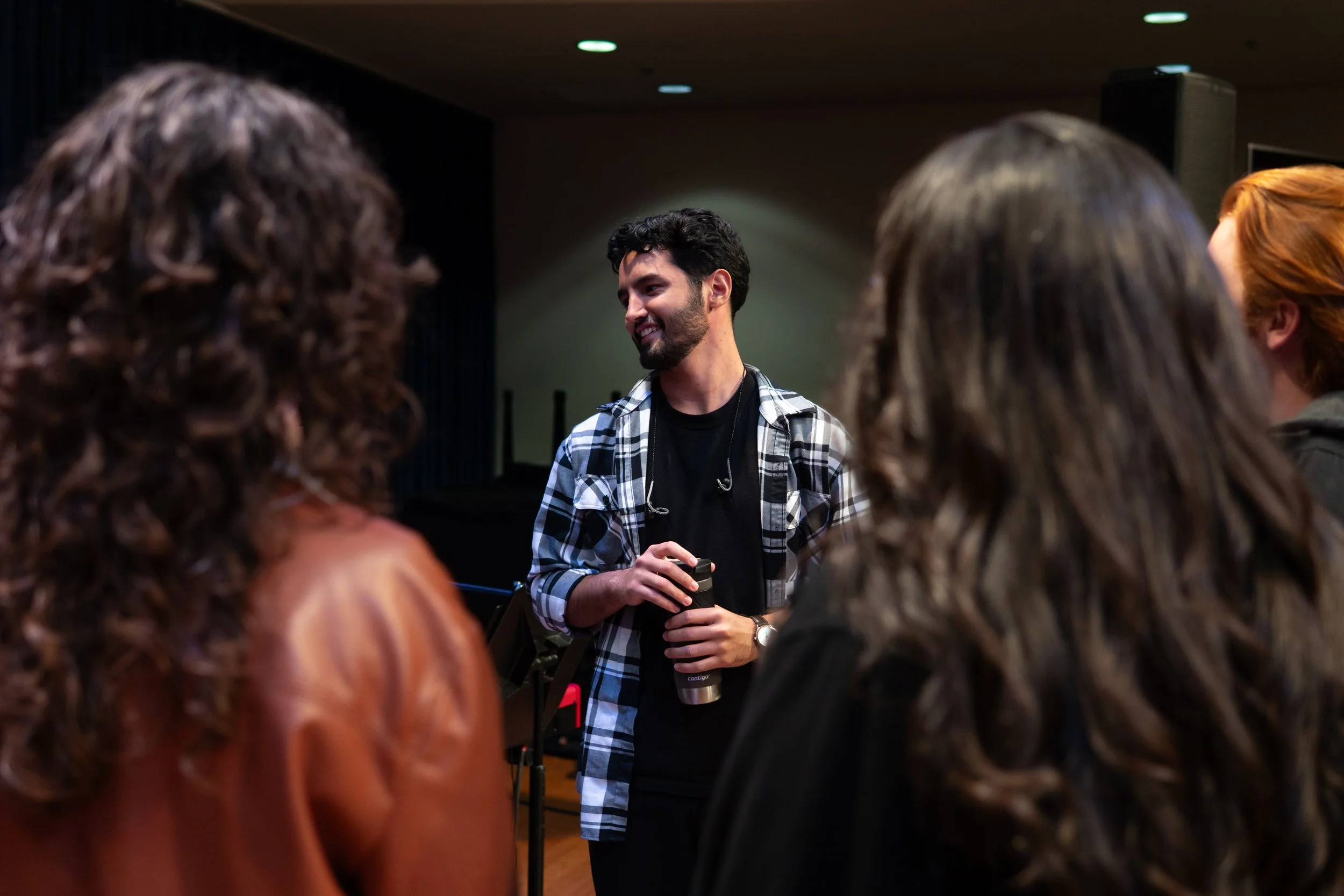 WorshipCircle_251120_Alvarado_03.jpg
