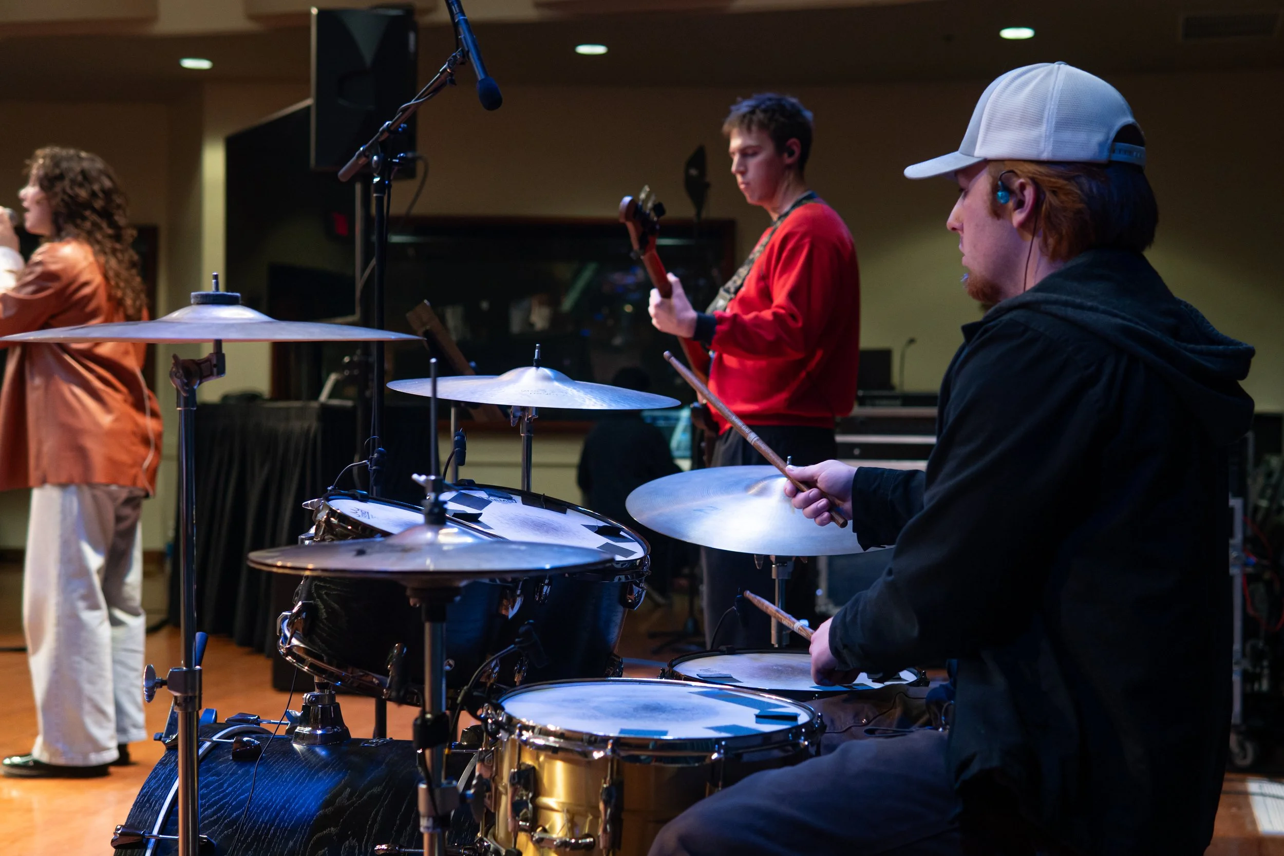 WorshipCircle_251120_Alvarado_12.jpg