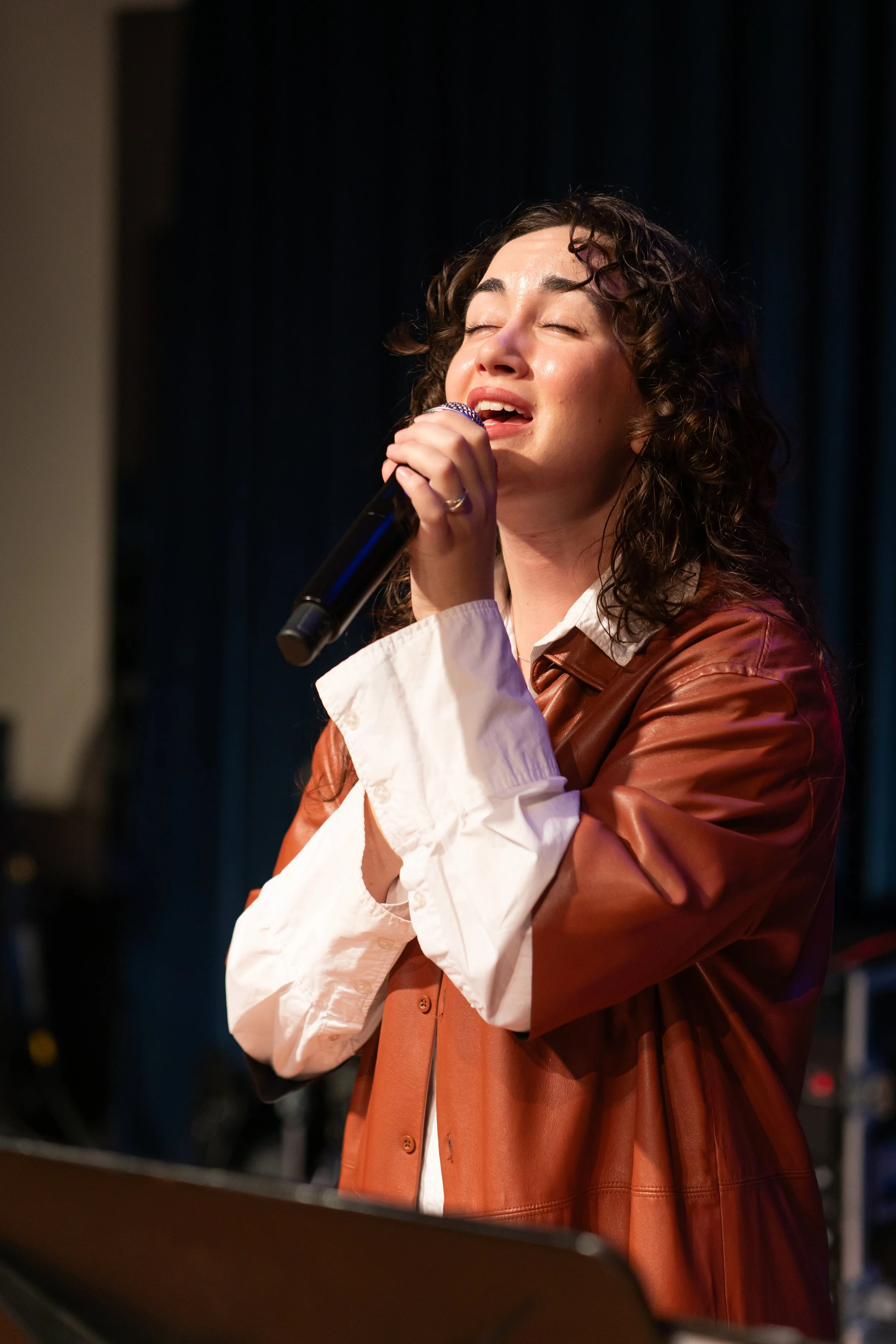 WorshipCircle_251120_Alvarado_22.jpg