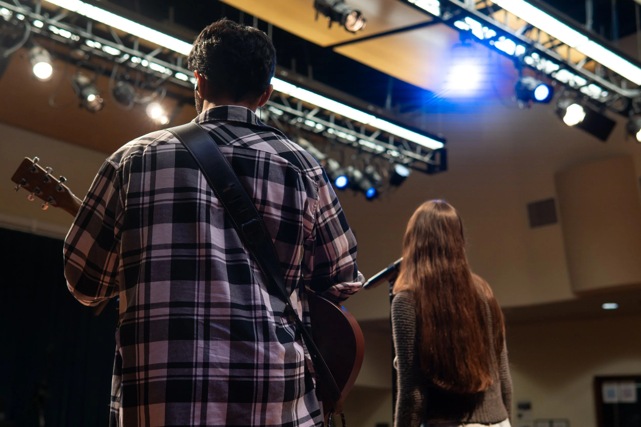 WorshipCircle_251120_Alvarado_13.jpg