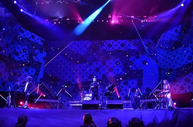 M83_performs_onstage_during_day_1_of_the_201.max-620x600_620.jpg