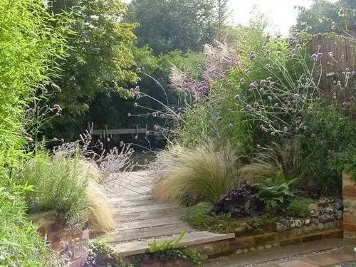 Naturalistic planting