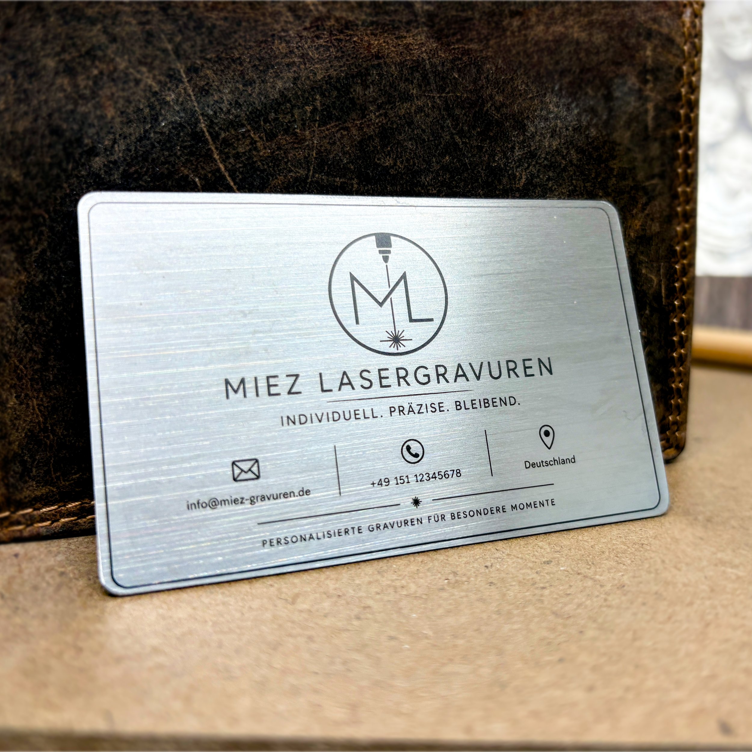 hochwertige Edelstahlvisitenkarte mit Lasergravur
